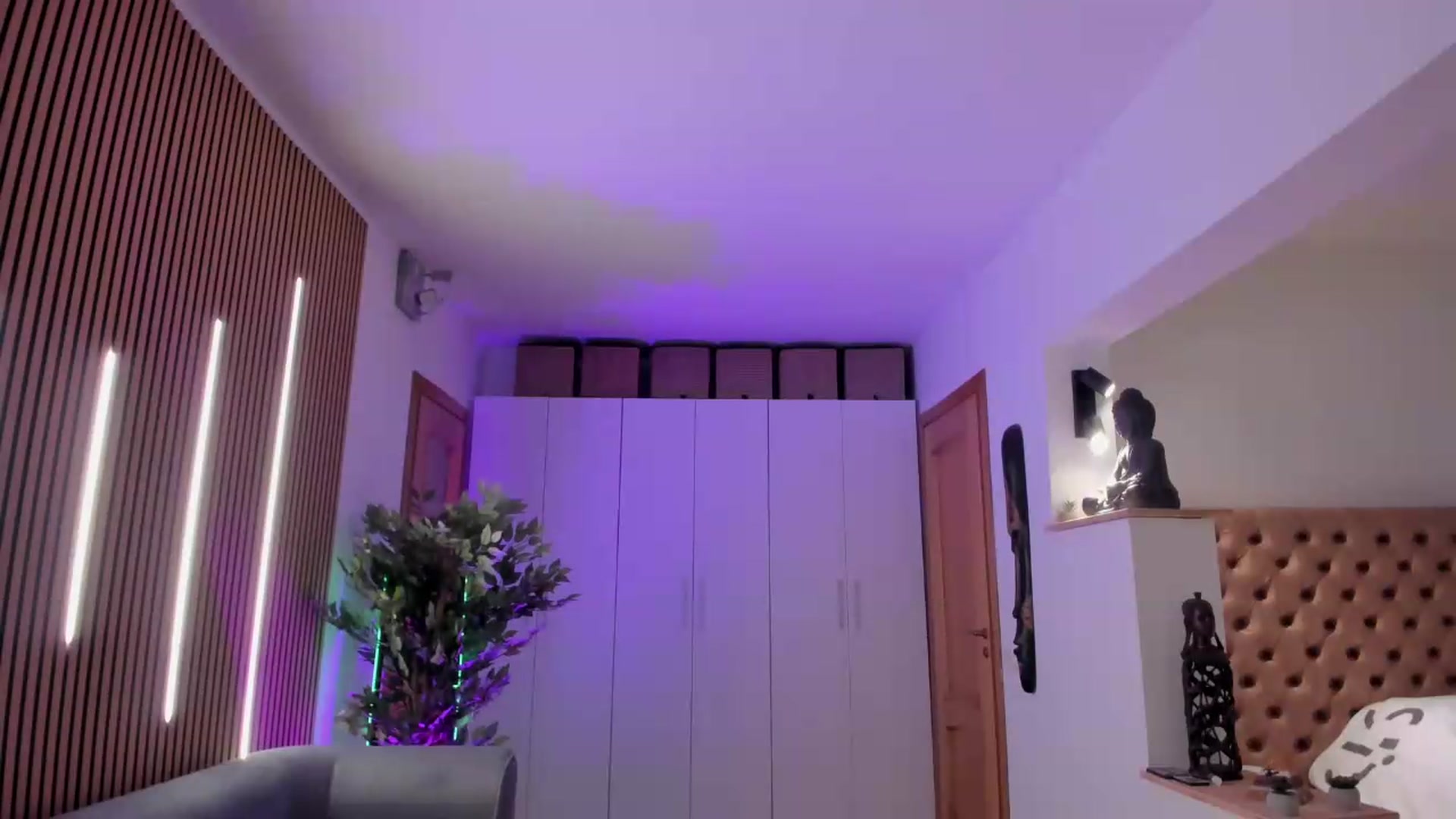 Gallery image thumbnail from Alesia_'s myfreecams stream on, 05/15/2026, 23:04 image 4 of 20