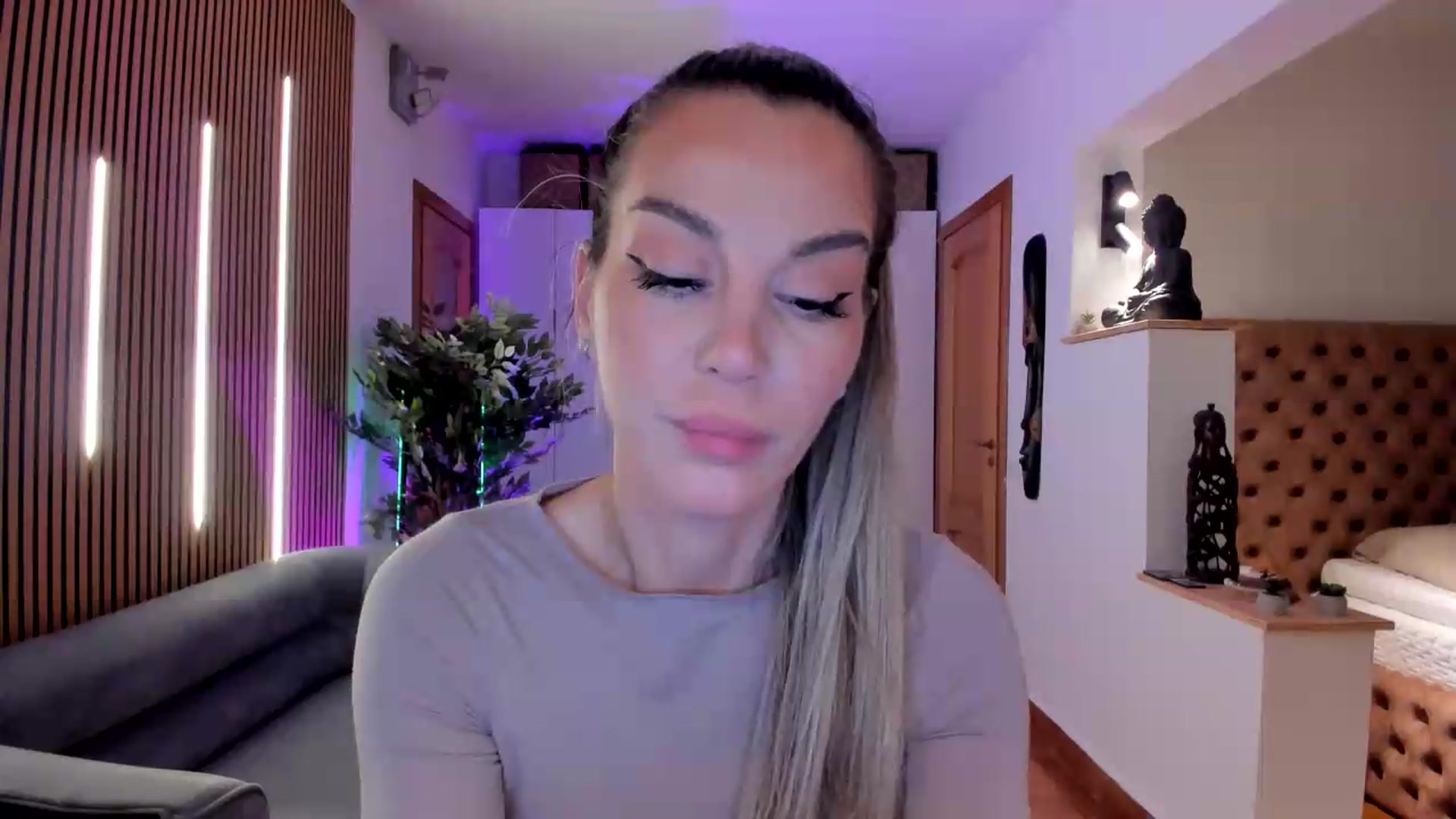 Gallery image thumbnail from Alesia_'s myfreecams stream on, 05/19/2026, 23:55 image 18 of 20