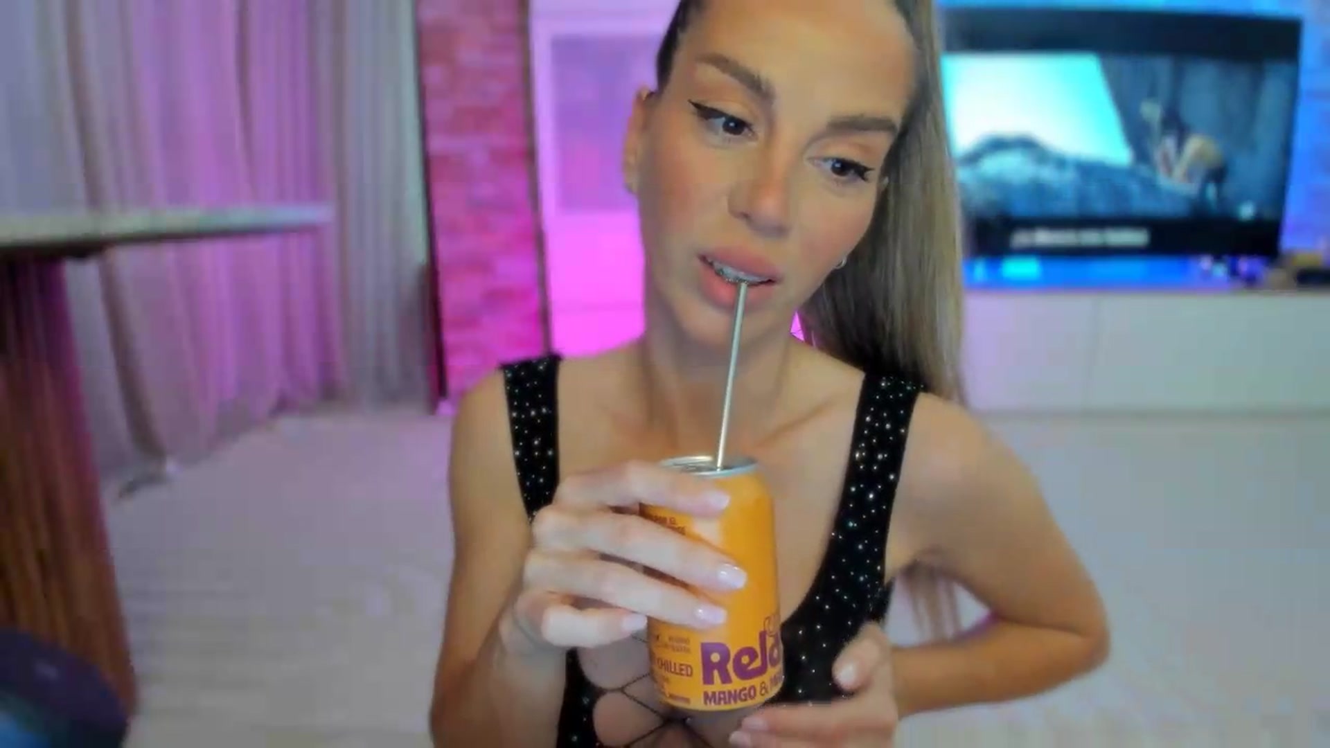 Gallery image thumbnail from Alesia_'s myfreecams stream on, 06/07/2026, 22:41 image 7 of 20