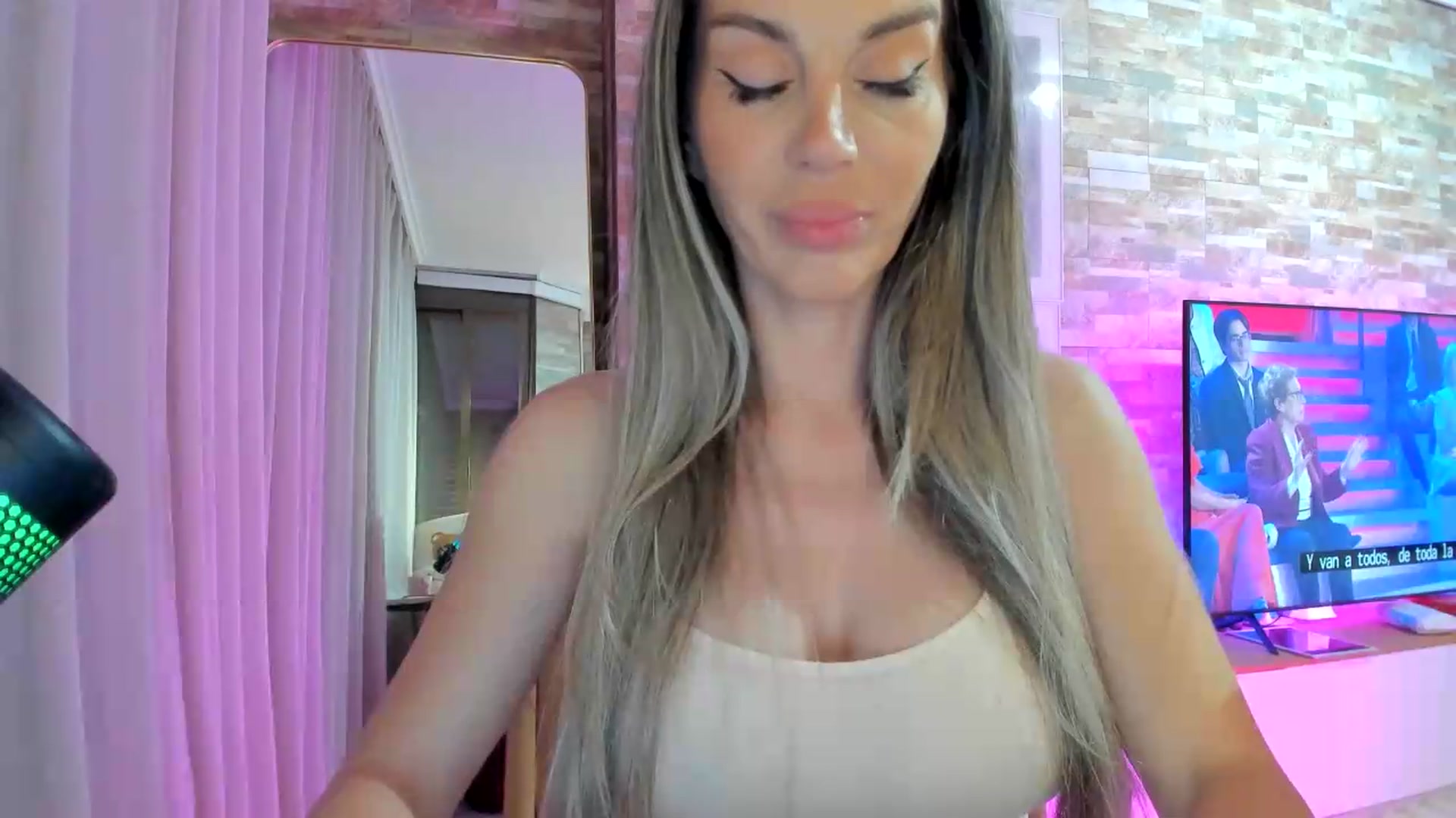 Gallery image thumbnail from Alesia_'s myfreecams stream on, 06/14/2026, 24:20 image 7 of 20
