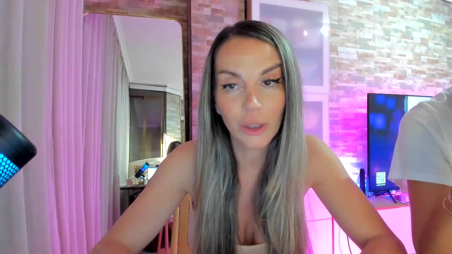 Gallery image thumbnail from Alesia_'s myfreecams stream on, 06/14/2026, 24:20 image 14 of 20