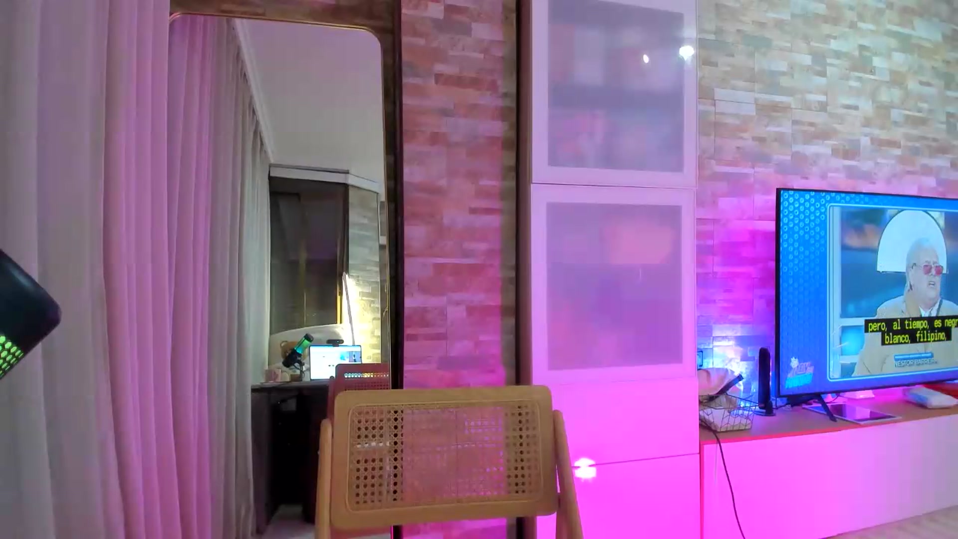 Gallery image thumbnail from Alesia_'s myfreecams stream on, 06/14/2026, 24:38 image 17 of 20