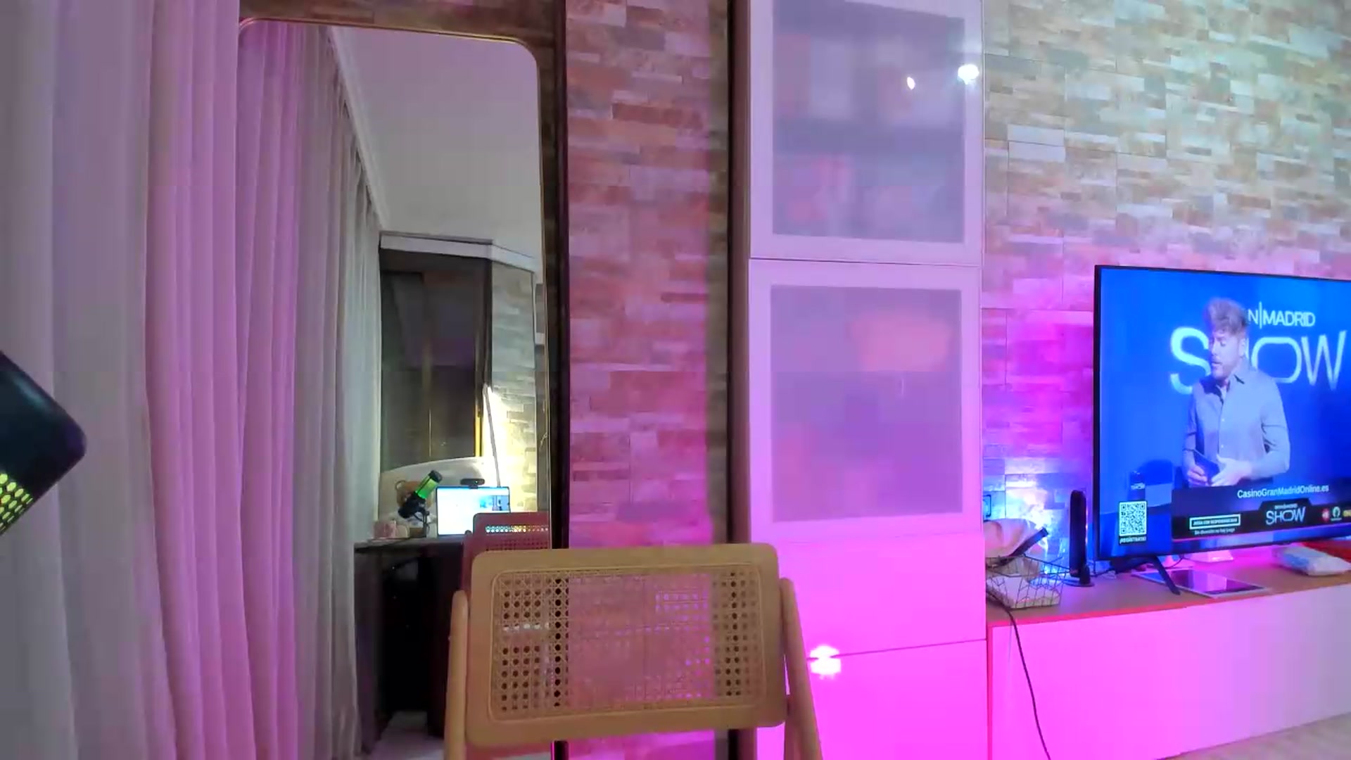 Gallery image thumbnail from Alesia_'s myfreecams stream on, 06/14/2026, 24:38 image 15 of 20