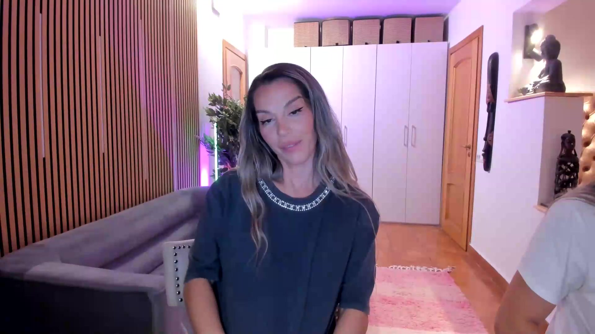Gallery image thumbnail from Alesia_'s myfreecams stream on, 07/29/2026, 23:51 image 17 of 20