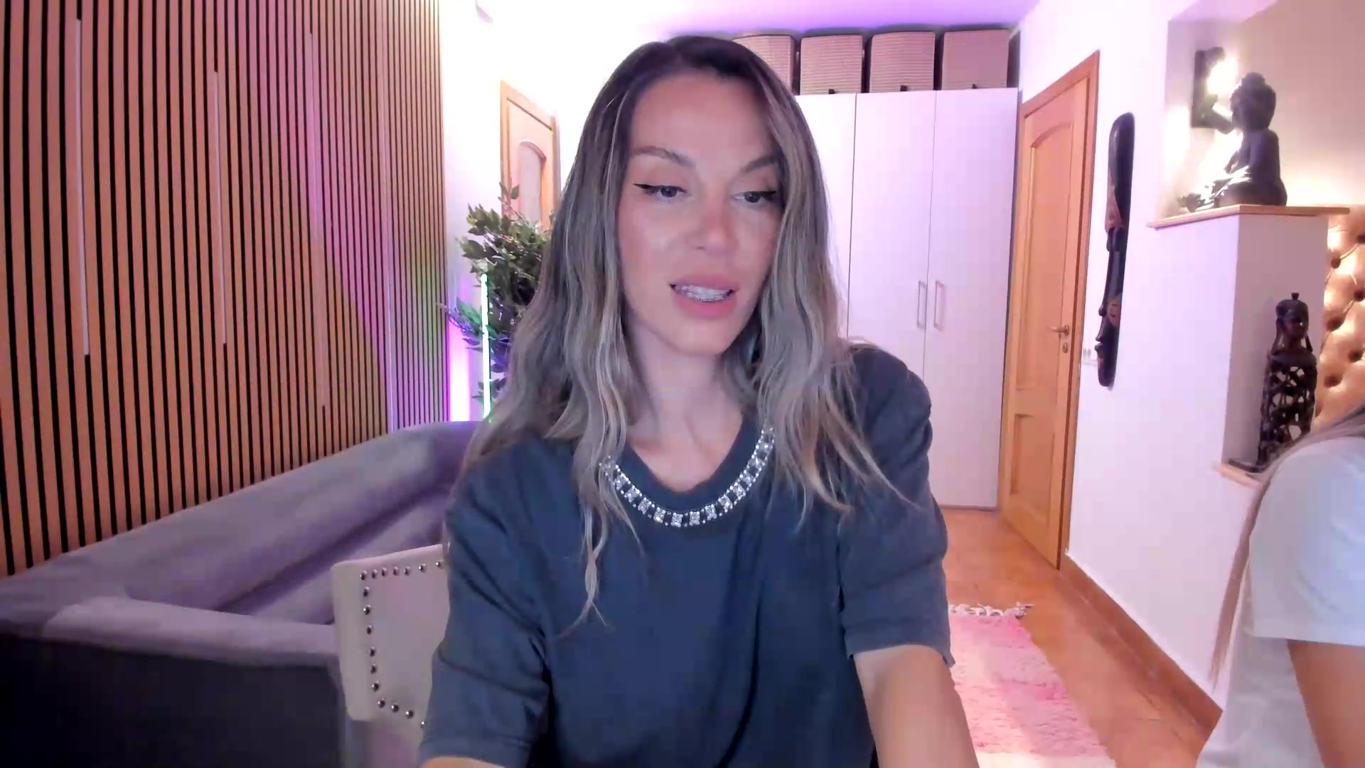 Gallery image thumbnail from Alesia_'s myfreecams stream on, 07/29/2026, 23:51 image 16 of 20