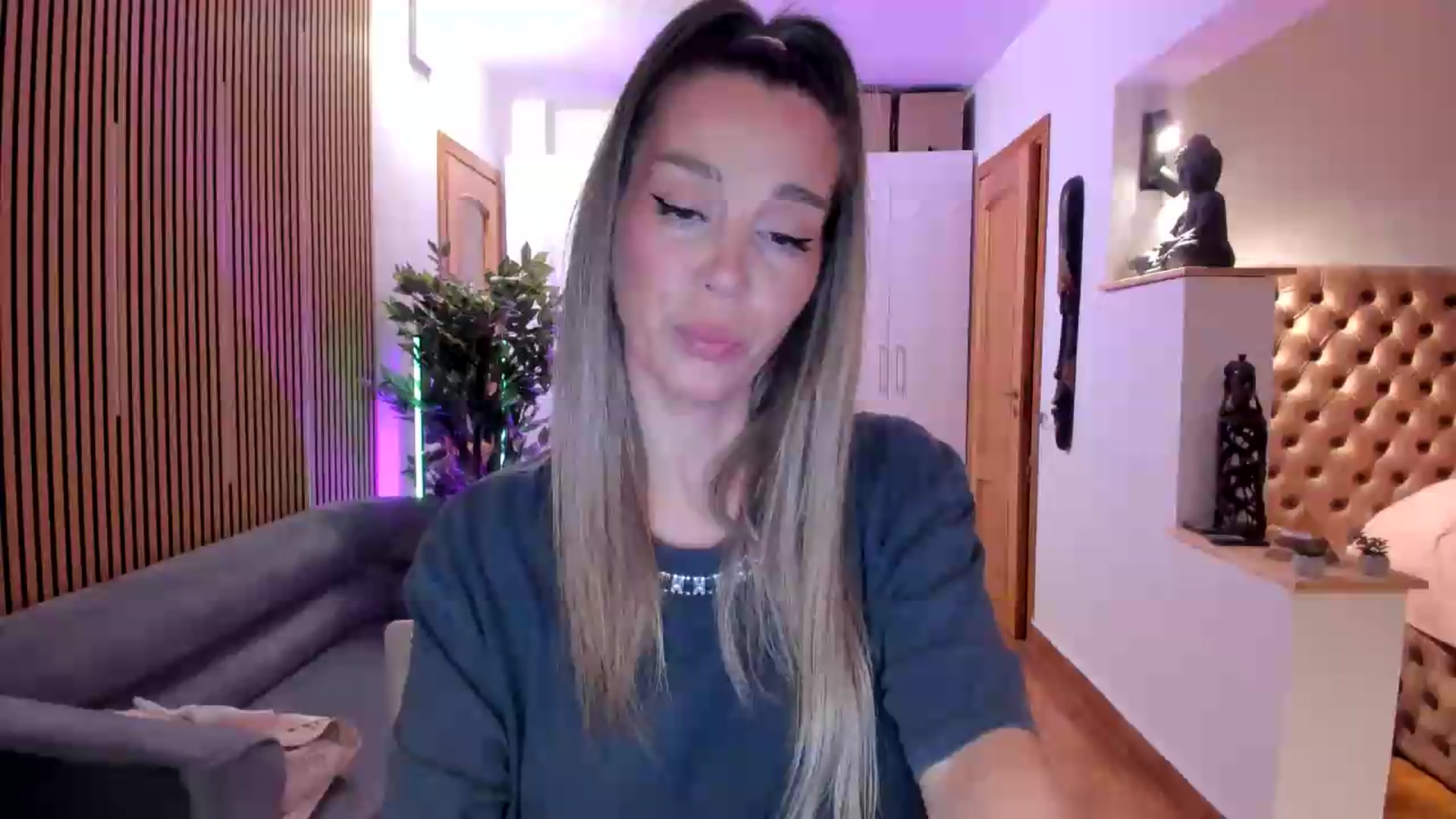 Gallery image thumbnail from Alesia_'s myfreecams stream on, 08/09/2026, 23:36 image 2 of 20