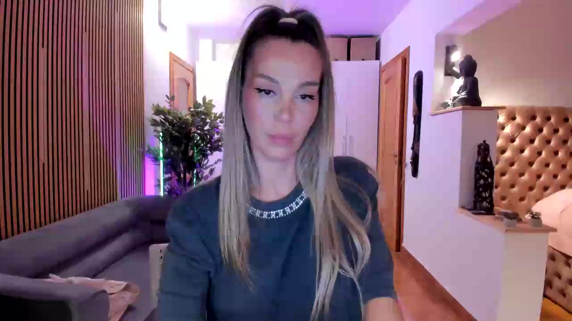 Gallery image thumbnail from Alesia_'s myfreecams stream on, 08/09/2026, 23:36 image 1 of 20