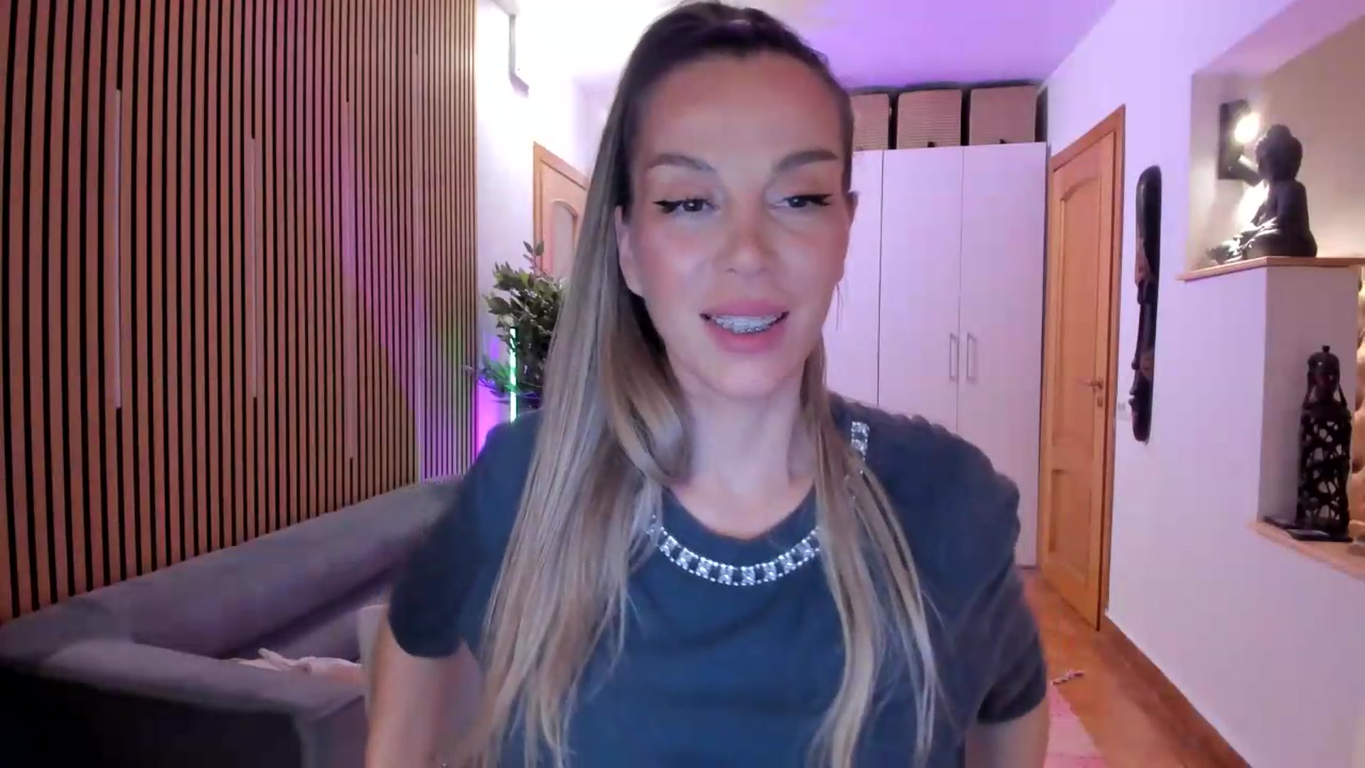 Gallery image thumbnail from Alesia_'s myfreecams stream on, 08/09/2026, 23:36 image 15 of 20