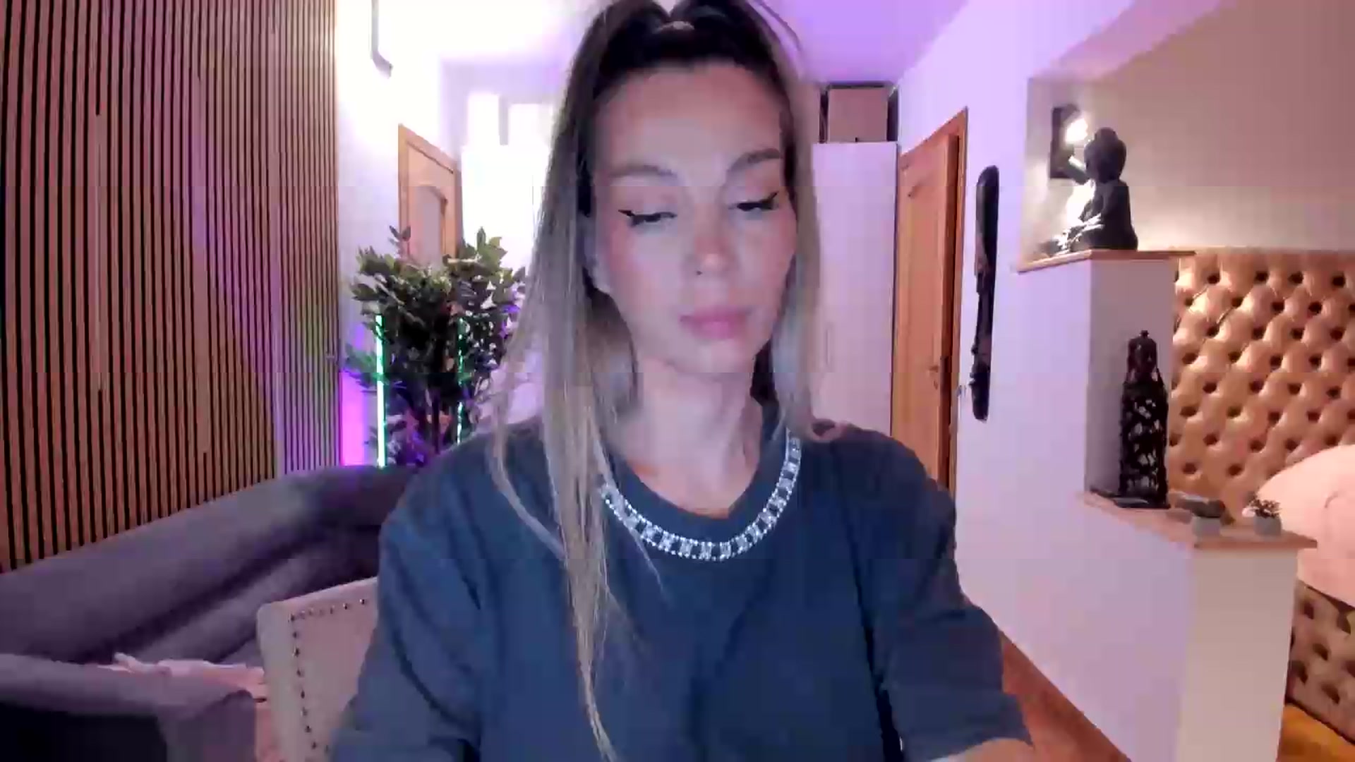 Gallery image thumbnail from Alesia_'s myfreecams stream on, 08/09/2026, 23:36 image 5 of 20