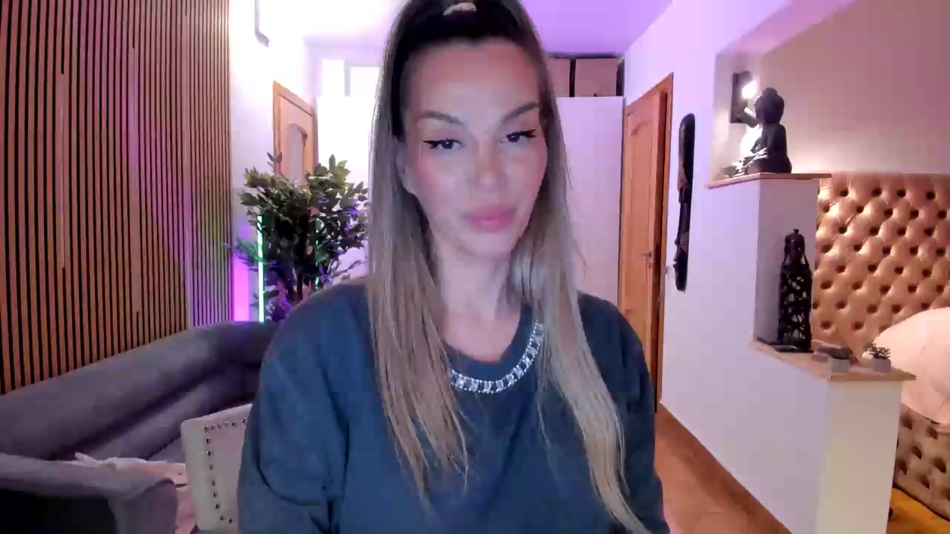 Gallery image thumbnail from Alesia_'s myfreecams stream on, 08/09/2026, 23:36 image 9 of 20