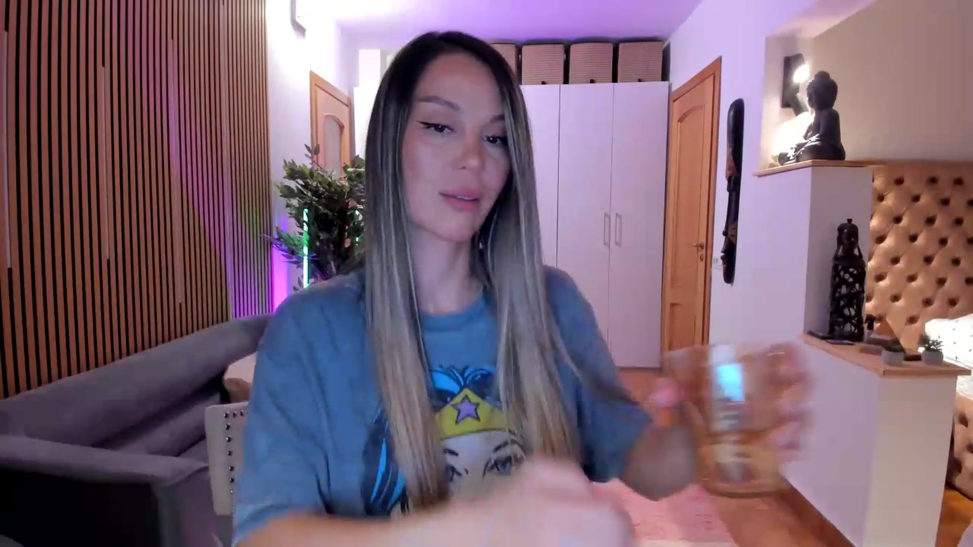 Gallery image thumbnail from Alesia_'s myfreecams stream on, 08/23/2026, 21:38 image 4 of 20