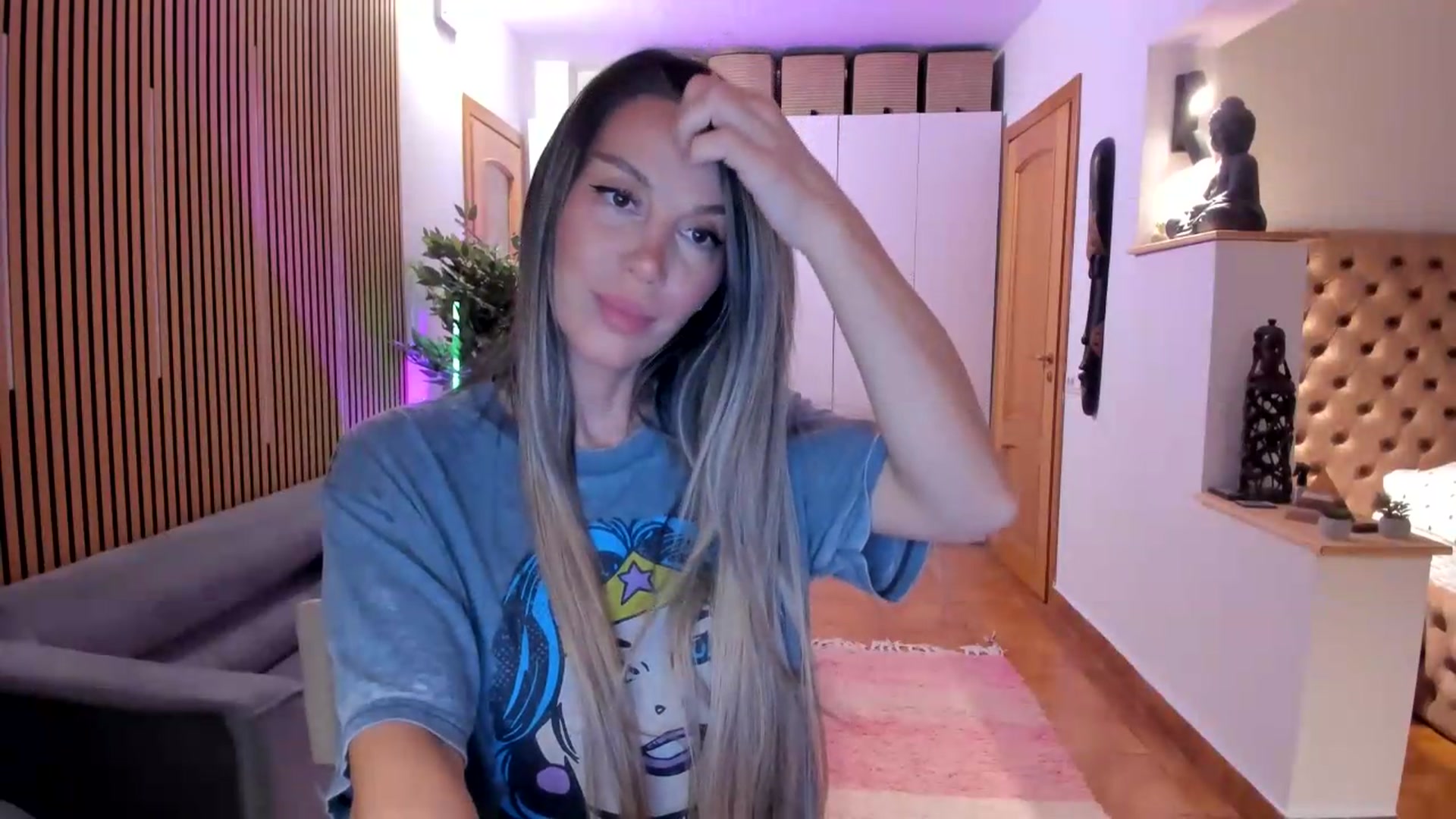 Gallery image thumbnail from Alesia_'s myfreecams stream on, 08/23/2026, 21:38 image 3 of 20
