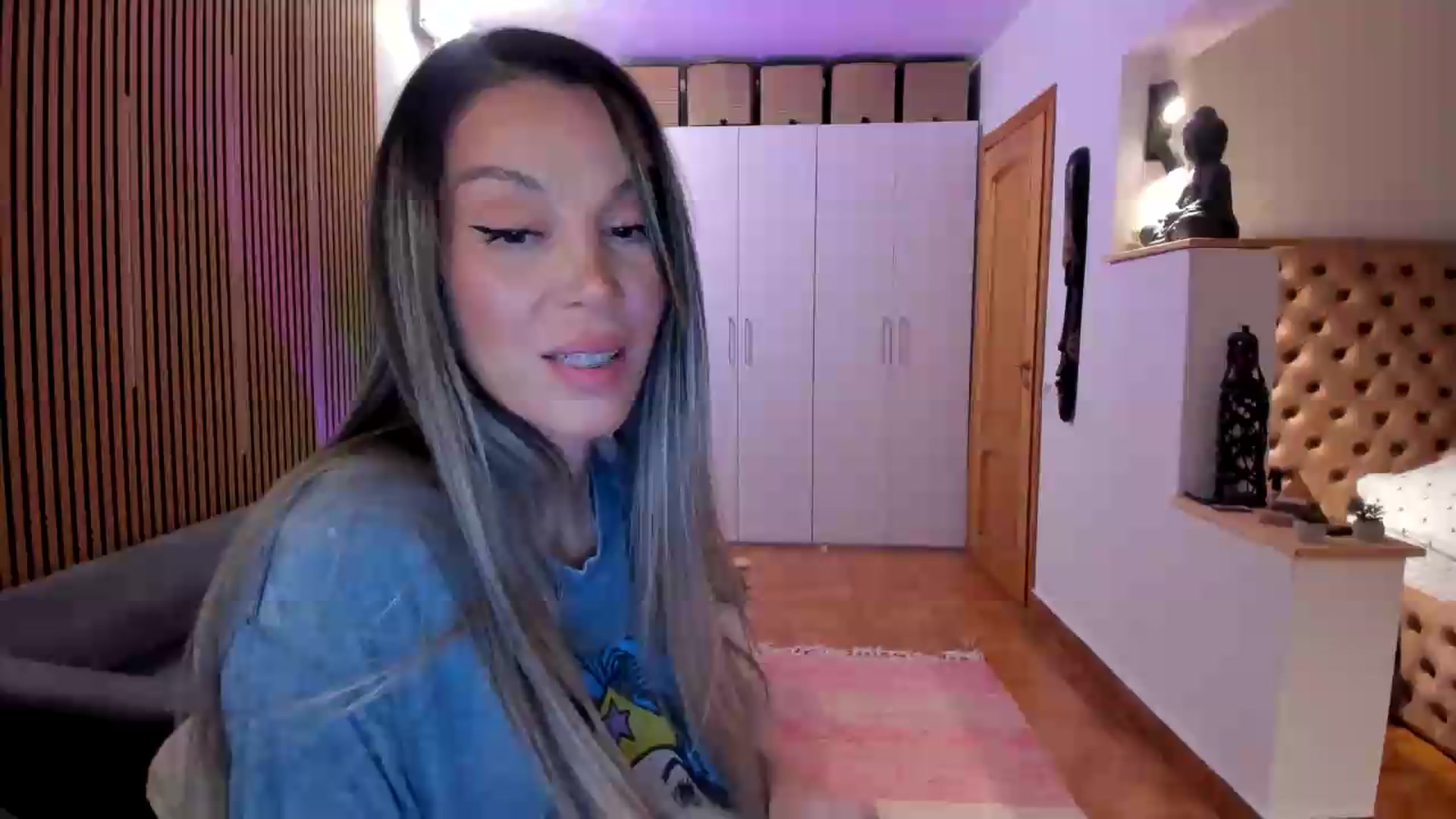 Gallery image thumbnail from Alesia_'s myfreecams stream on, 08/23/2026, 23:32 image 2 of 20