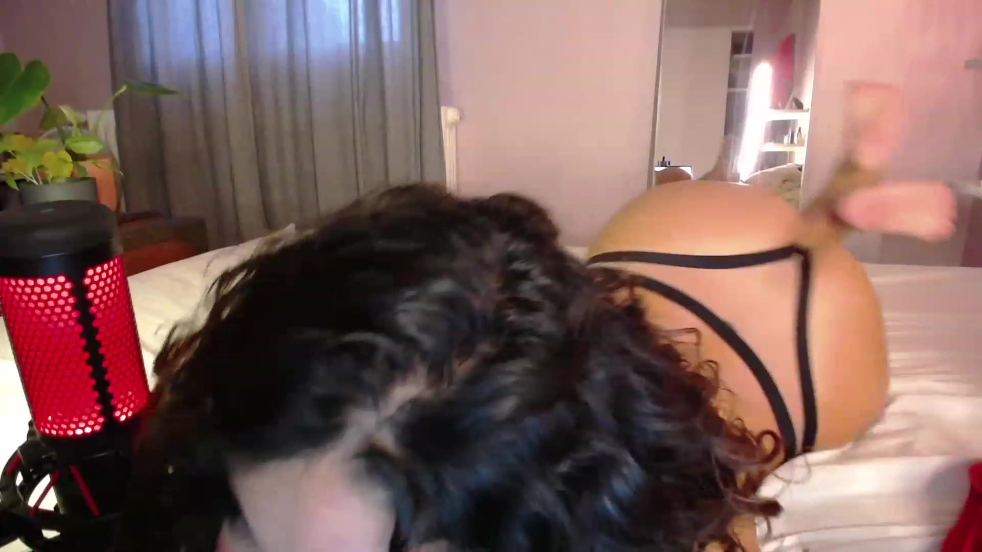 Gallery image thumbnail from Aless_____'s myfreecams stream on, 11/21/2022, 14:57 image 16 of 20