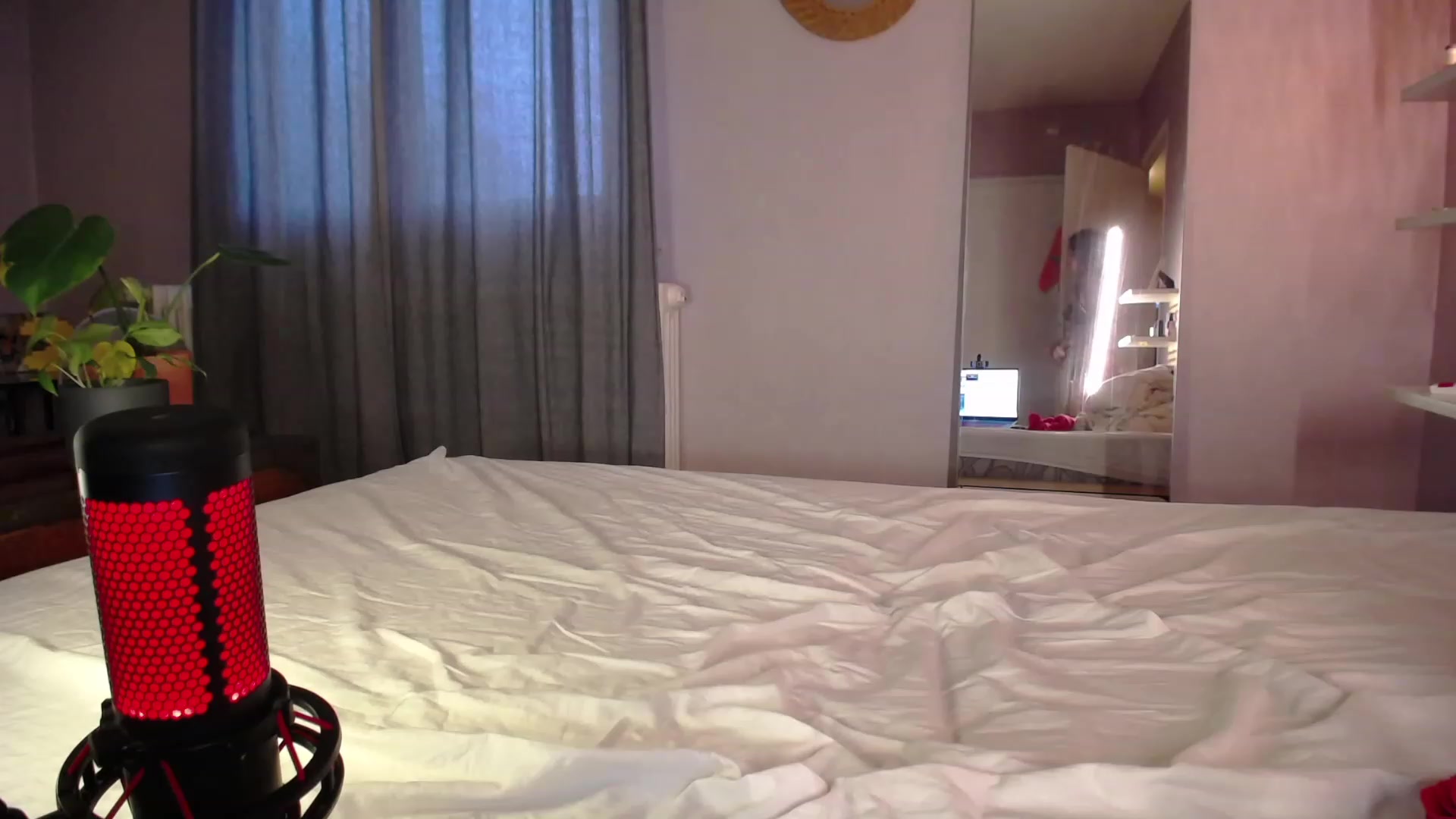 Gallery image thumbnail from Aless_____'s myfreecams stream on, 11/21/2022, 14:57 image 18 of 20