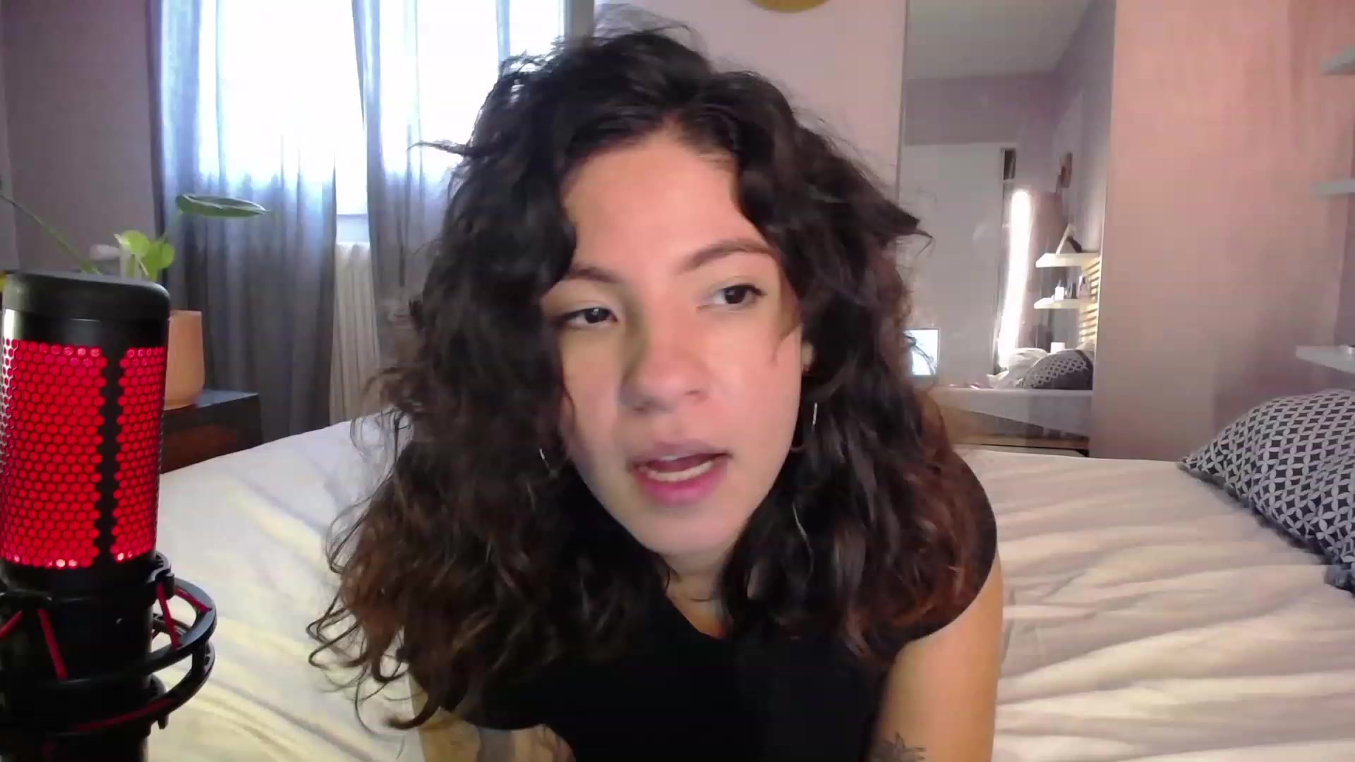 Gallery image thumbnail from Aless_____'s myfreecams stream on, 11/24/2022, 15:22 image 9 of 20