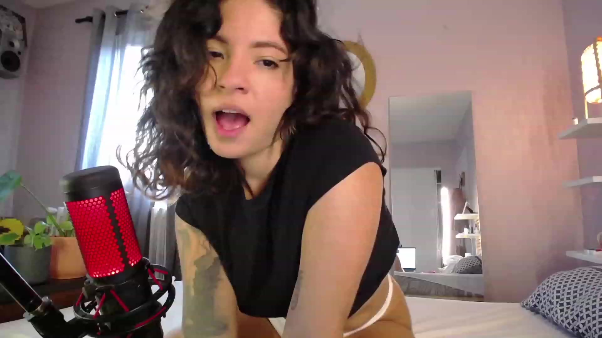 Gallery image thumbnail from Aless_____'s myfreecams stream on, 11/24/2022, 15:22 image 1 of 20