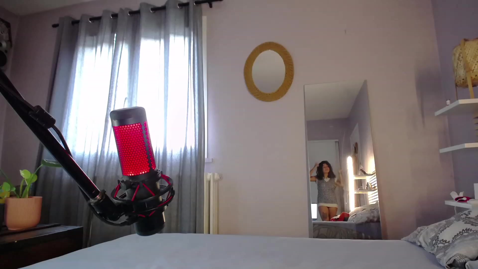 Gallery image thumbnail from Aless_____'s myfreecams stream on, 11/27/2022, 14:09 image 5 of 20