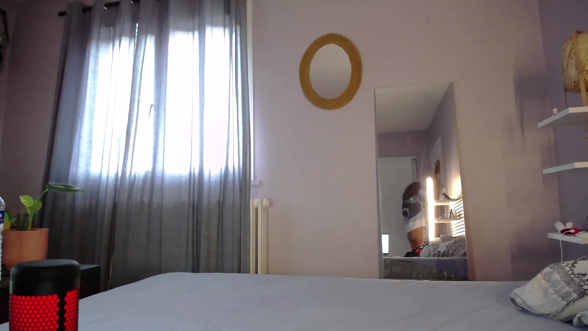 Gallery image thumbnail from Aless_____'s myfreecams stream on, 11/27/2022, 14:56 image 16 of 20