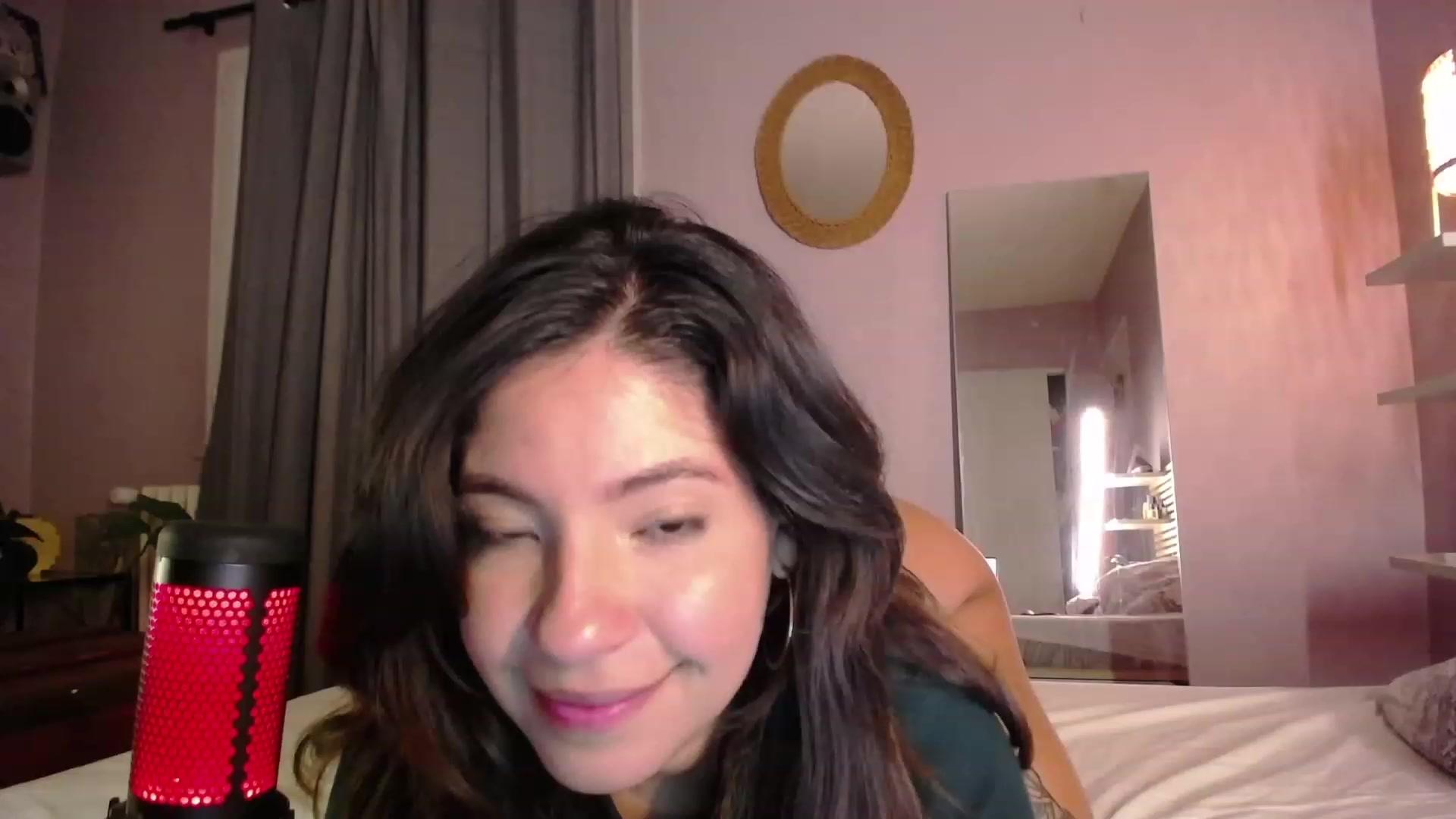 Gallery image thumbnail from Aless_____'s myfreecams stream on, 12/06/2022, 17:20 image 17 of 20