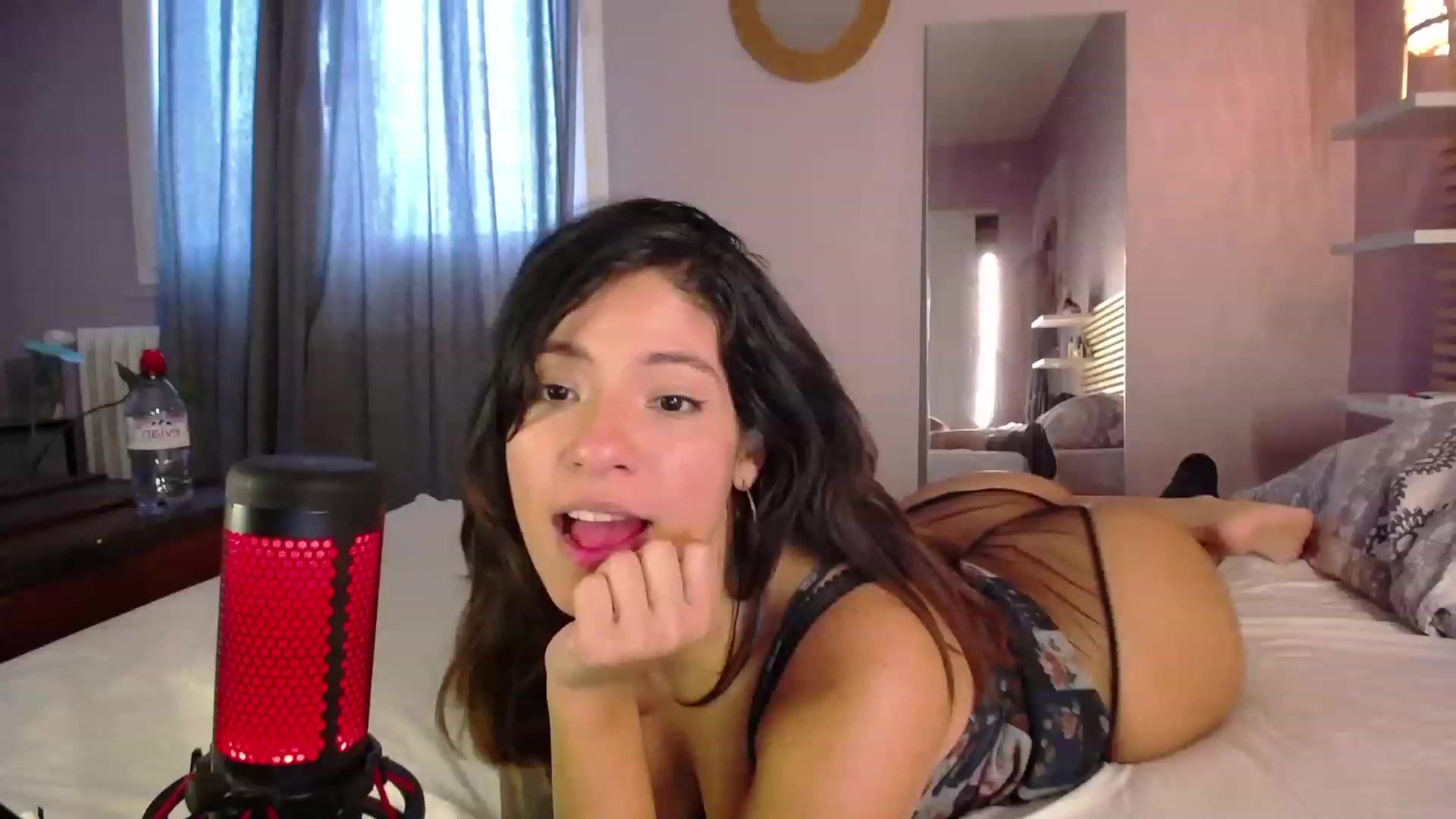 Gallery image thumbnail from Aless_____'s myfreecams stream on, 12/07/2022, 13:14 image 8 of 20