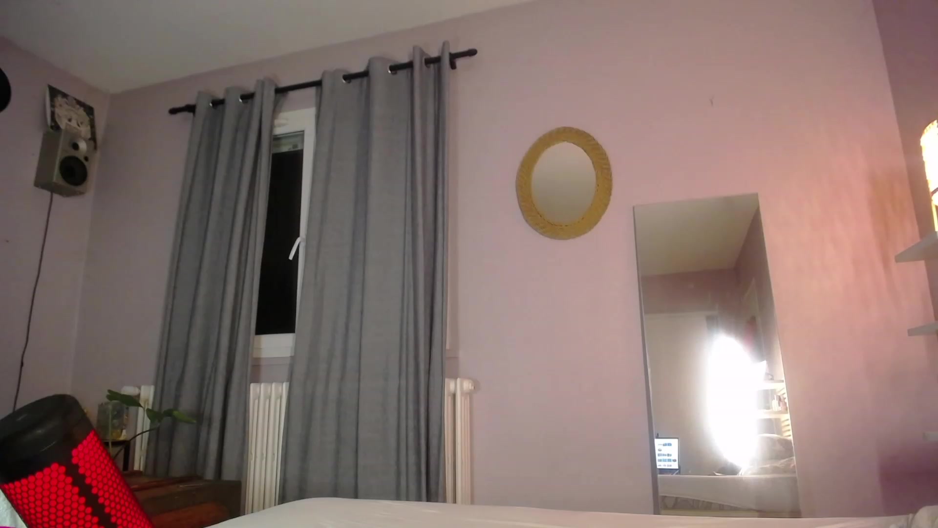 Gallery image thumbnail from Aless_____'s myfreecams stream on, 12/10/2022, 17:18 image 2 of 20