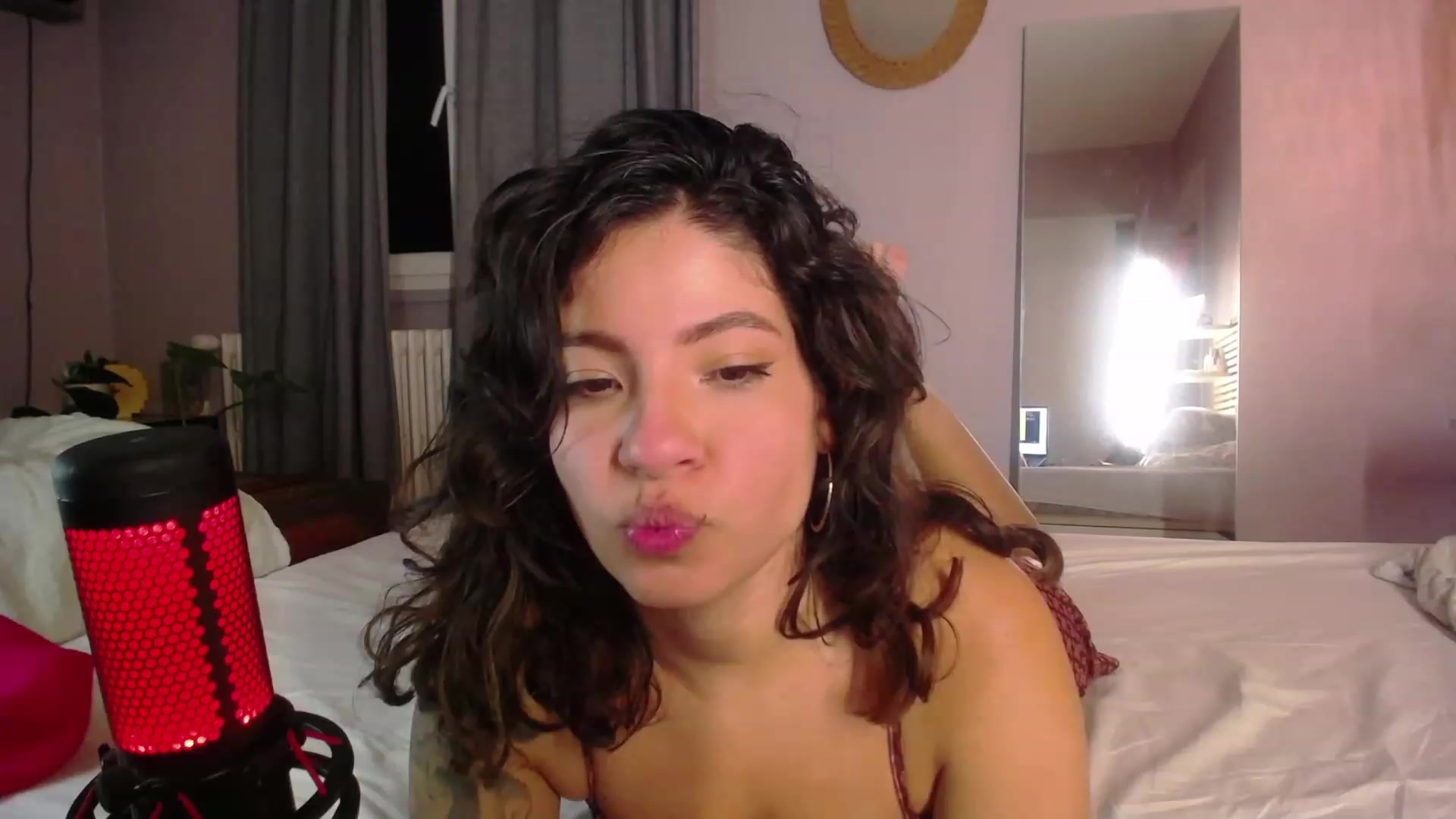 Gallery image thumbnail from Aless_____'s myfreecams stream on, 12/10/2022, 17:18 image 7 of 20
