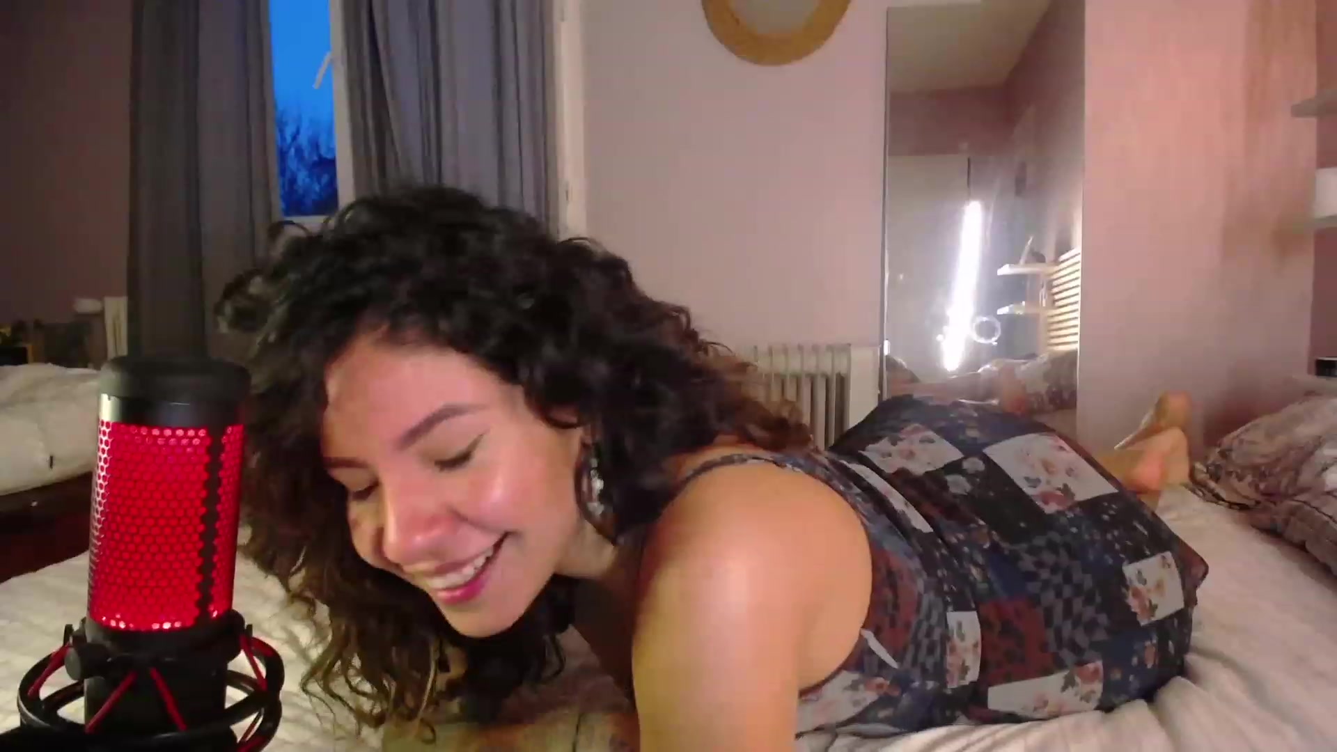 Gallery image thumbnail from Aless_____'s myfreecams stream on, 12/22/2022, 17:05 image 7 of 20