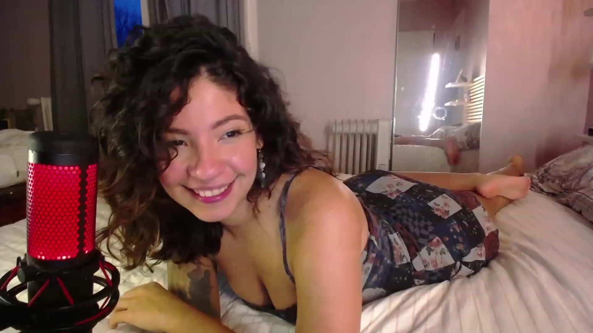 Gallery image thumbnail from Aless_____'s myfreecams stream on, 12/22/2022, 17:05 image 9 of 20