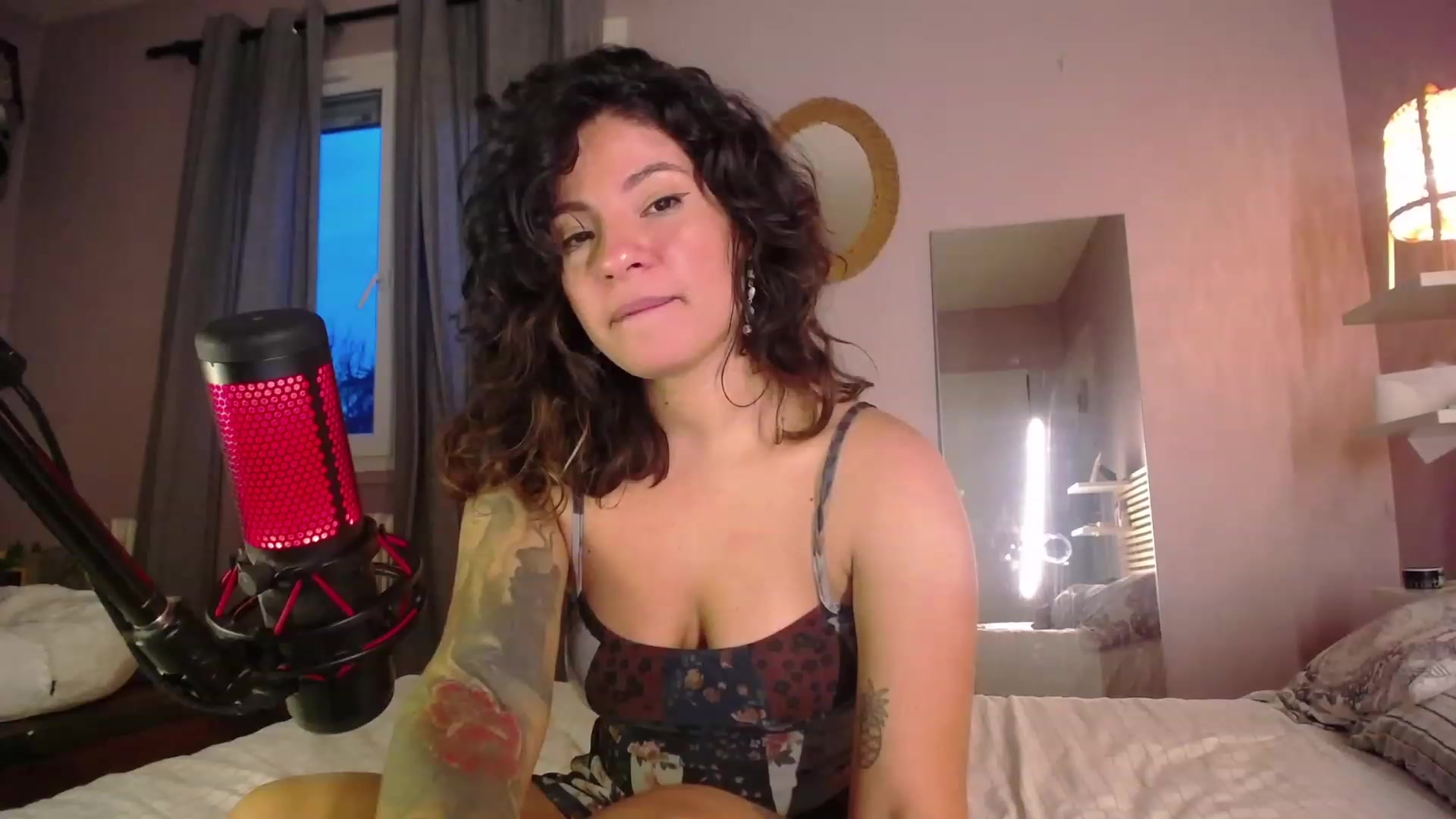 Gallery image thumbnail from Aless_____'s myfreecams stream on, 12/22/2022, 17:05 image 6 of 20