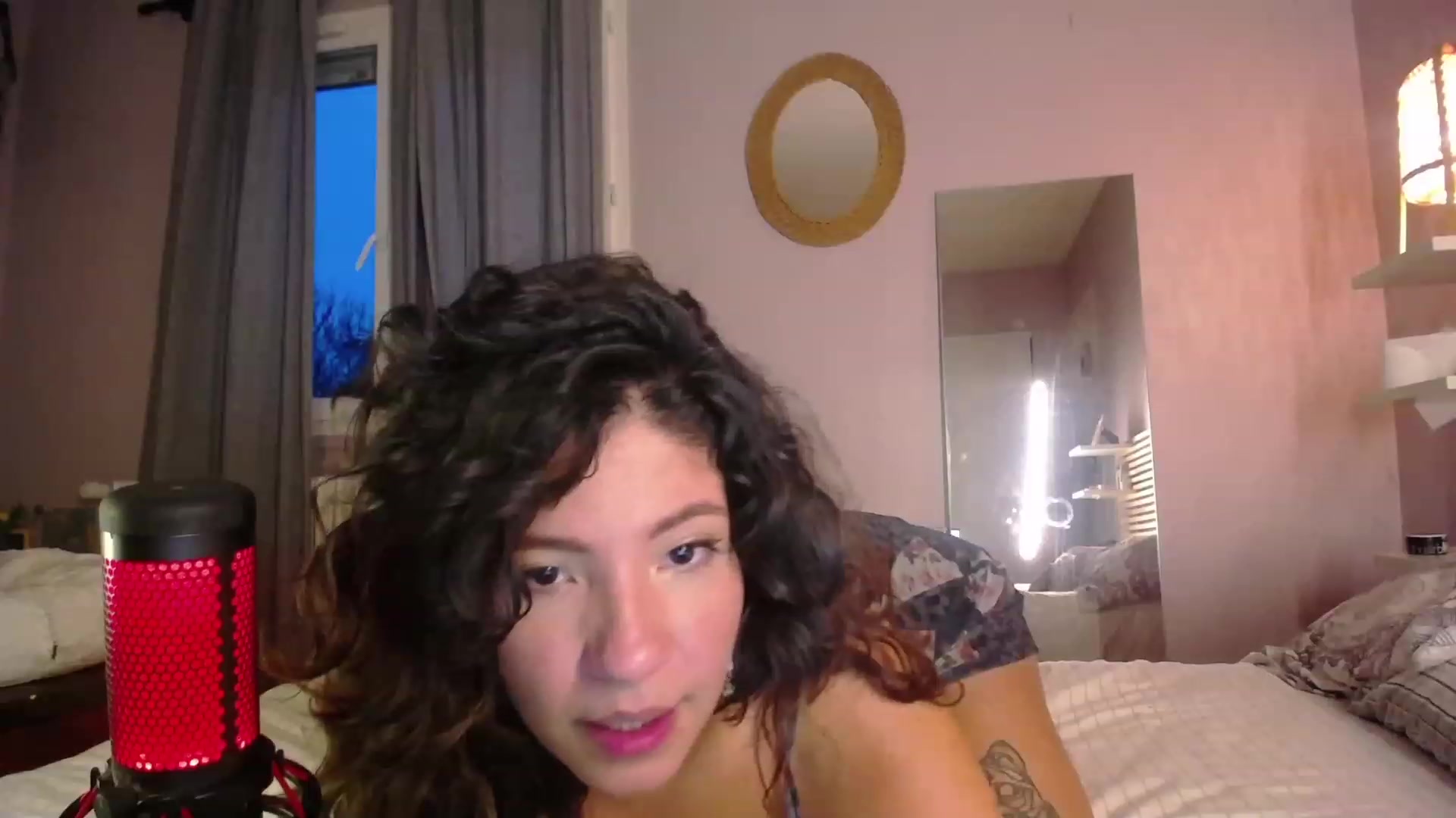 Gallery image thumbnail from Aless_____'s myfreecams stream on, 12/22/2022, 17:05 image 8 of 20