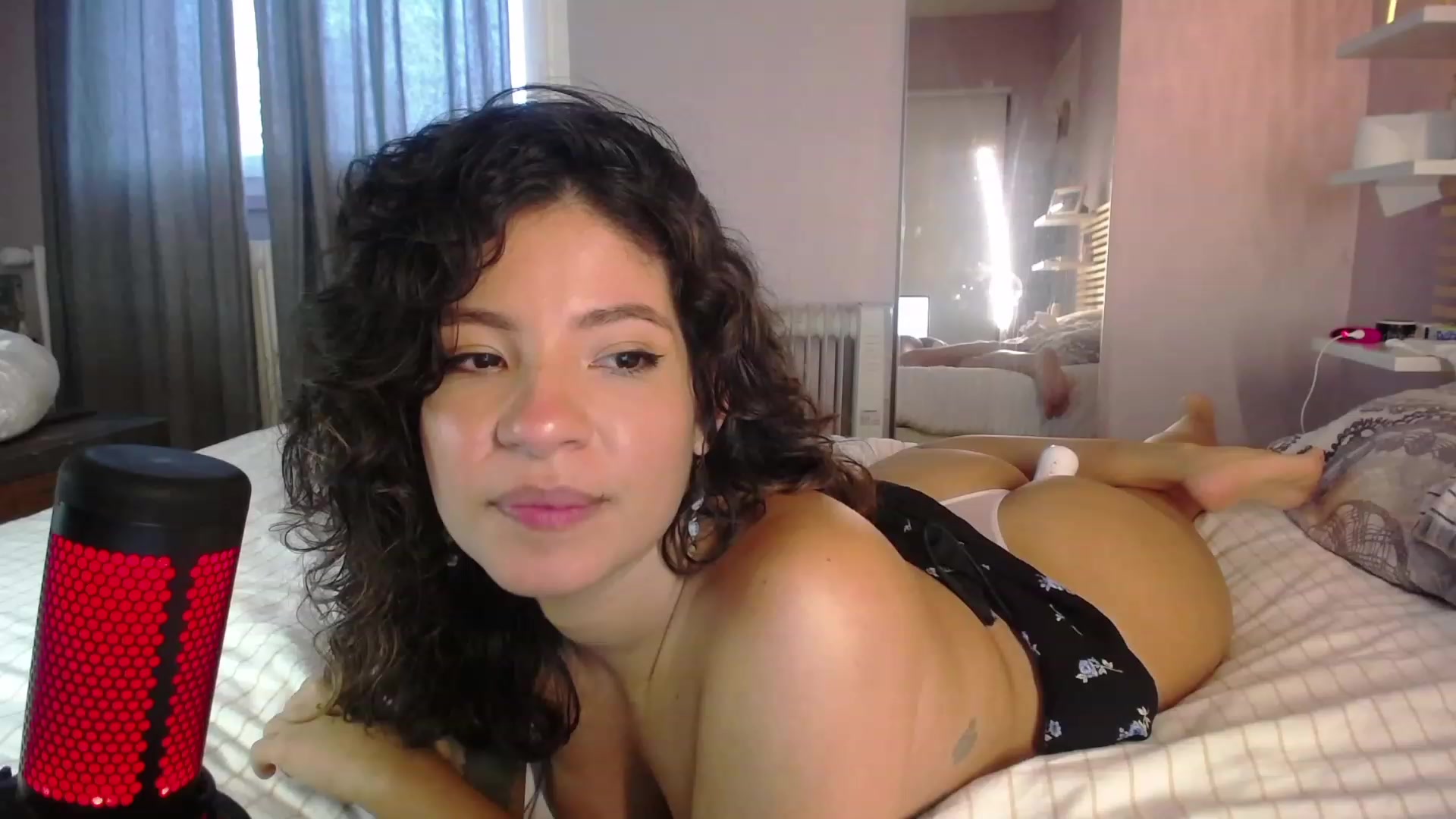 Gallery image thumbnail from Aless_____'s myfreecams stream on, 12/23/2022, 15:02 image 9 of 20