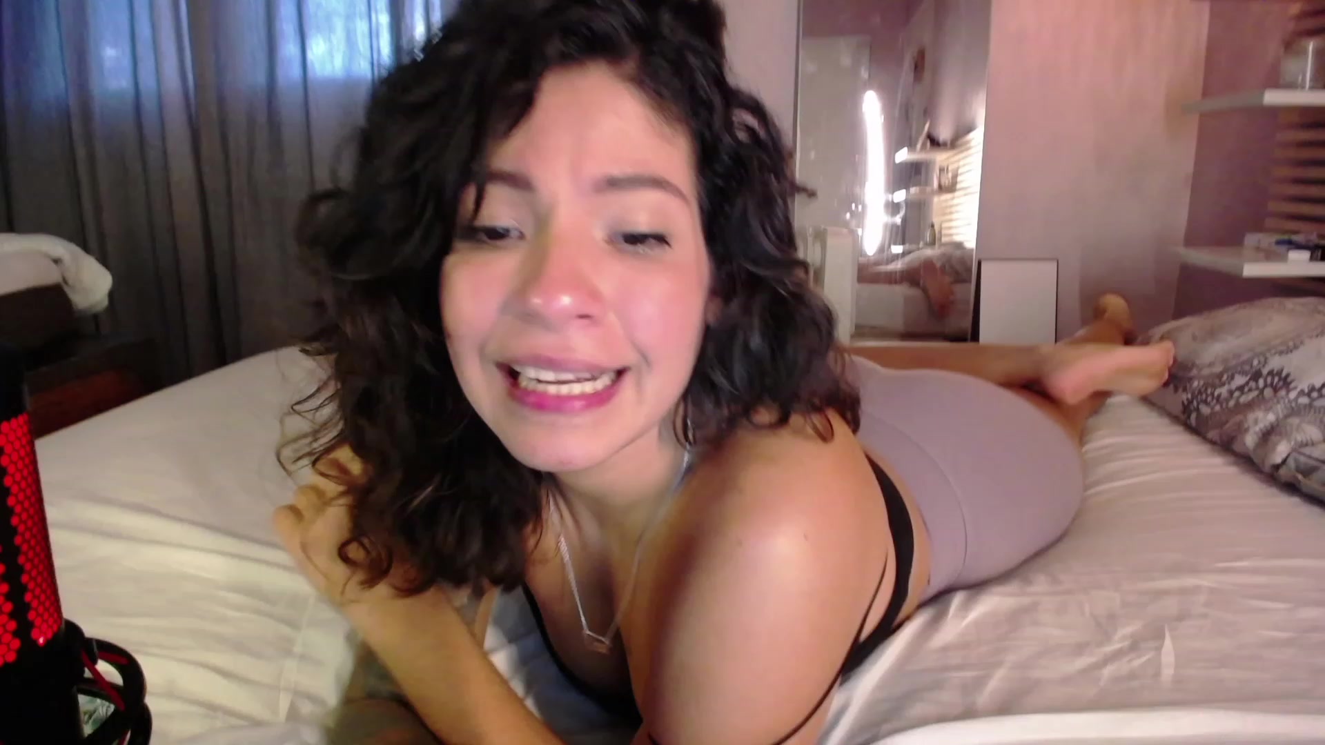 Gallery image thumbnail from Aless_____'s myfreecams stream on, 12/28/2022, 16:03 image 19 of 20