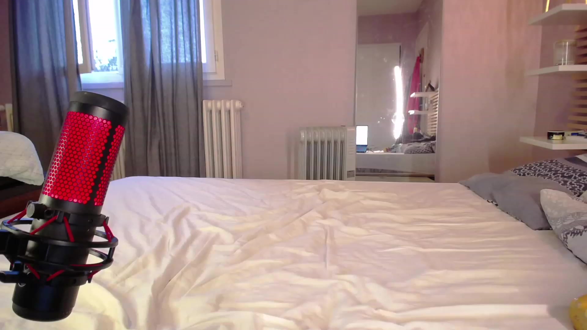 Gallery image thumbnail from Aless_____'s myfreecams stream on, 12/29/2022, 15:36 image 7 of 20