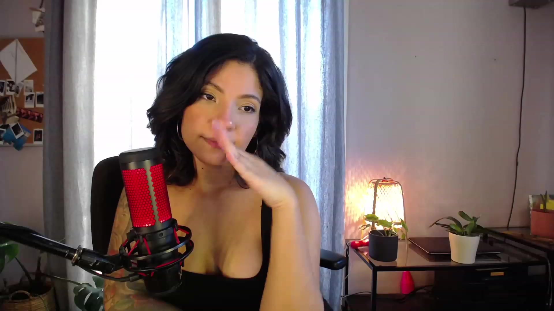 Gallery image thumbnail from Aless_____'s myfreecams stream on, 01/15/2023, 16:09 image 15 of 20