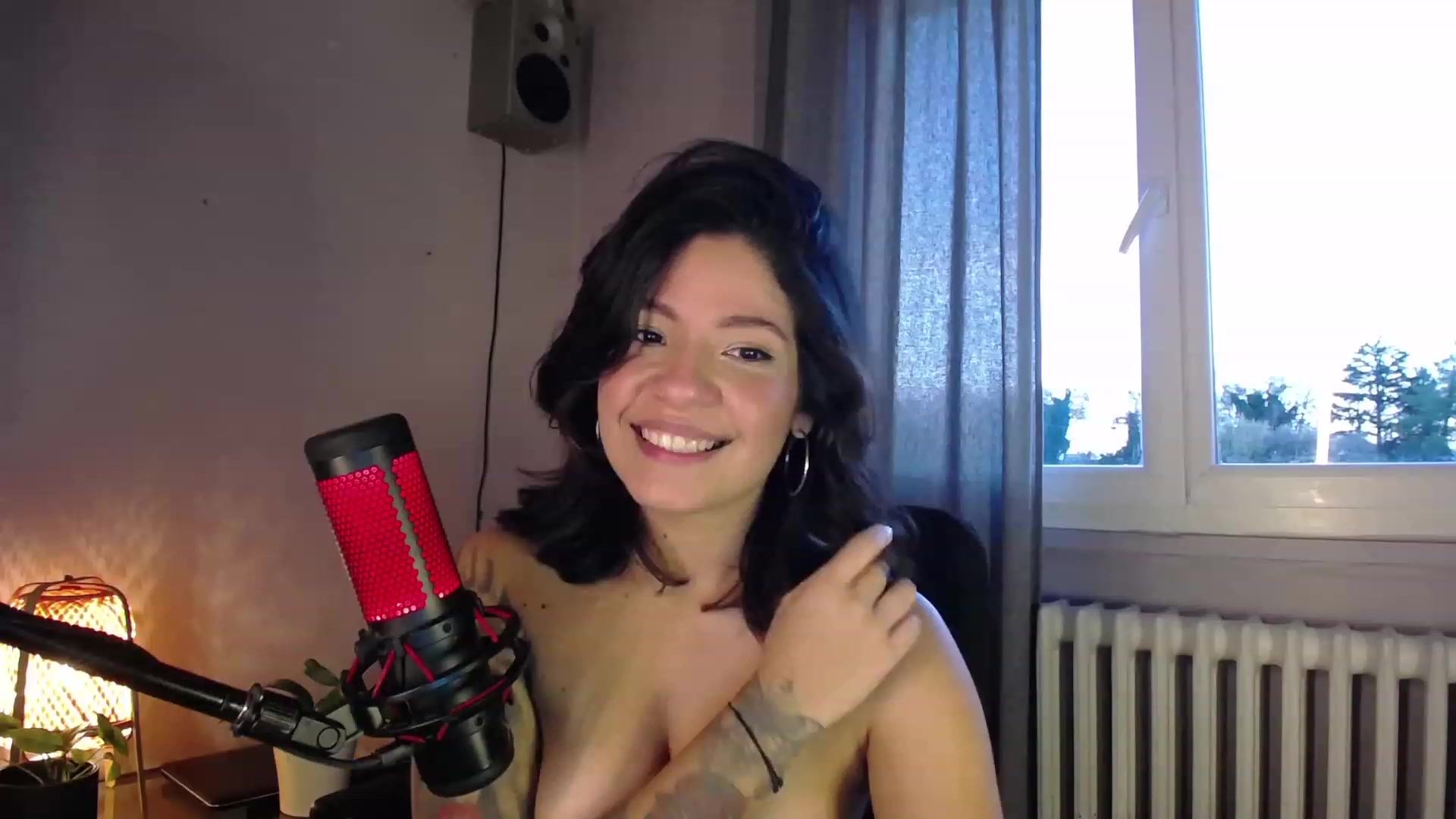 Gallery image thumbnail from Aless_____'s myfreecams stream on, 01/15/2023, 16:48 image 6 of 20