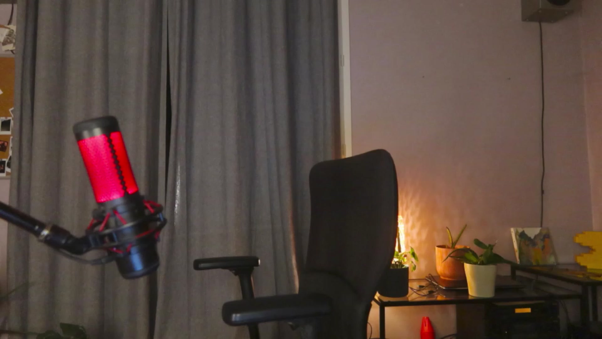 Gallery image thumbnail from Aless_____'s myfreecams stream on, 01/17/2023, 22:08 image 18 of 20