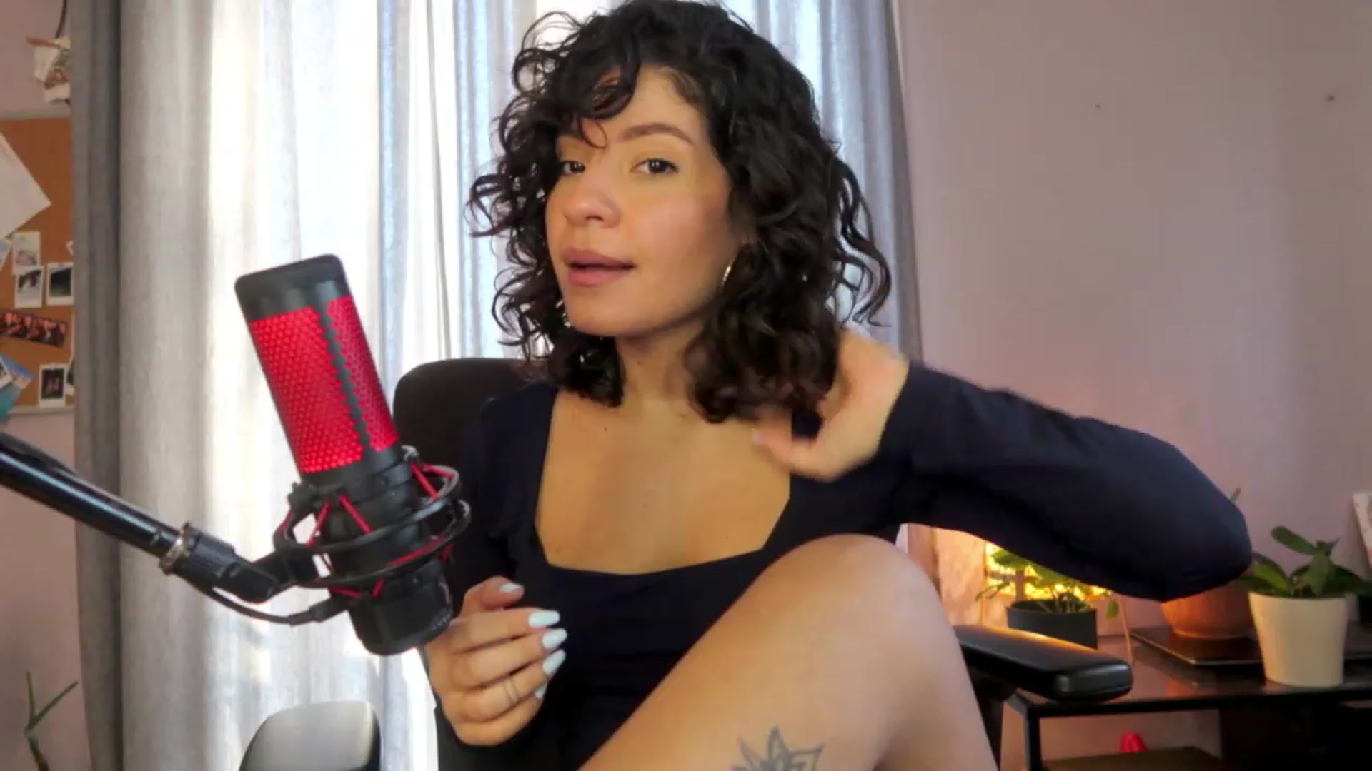 Gallery image thumbnail from Aless_____'s myfreecams stream on, 01/18/2023, 15:40 image 11 of 20
