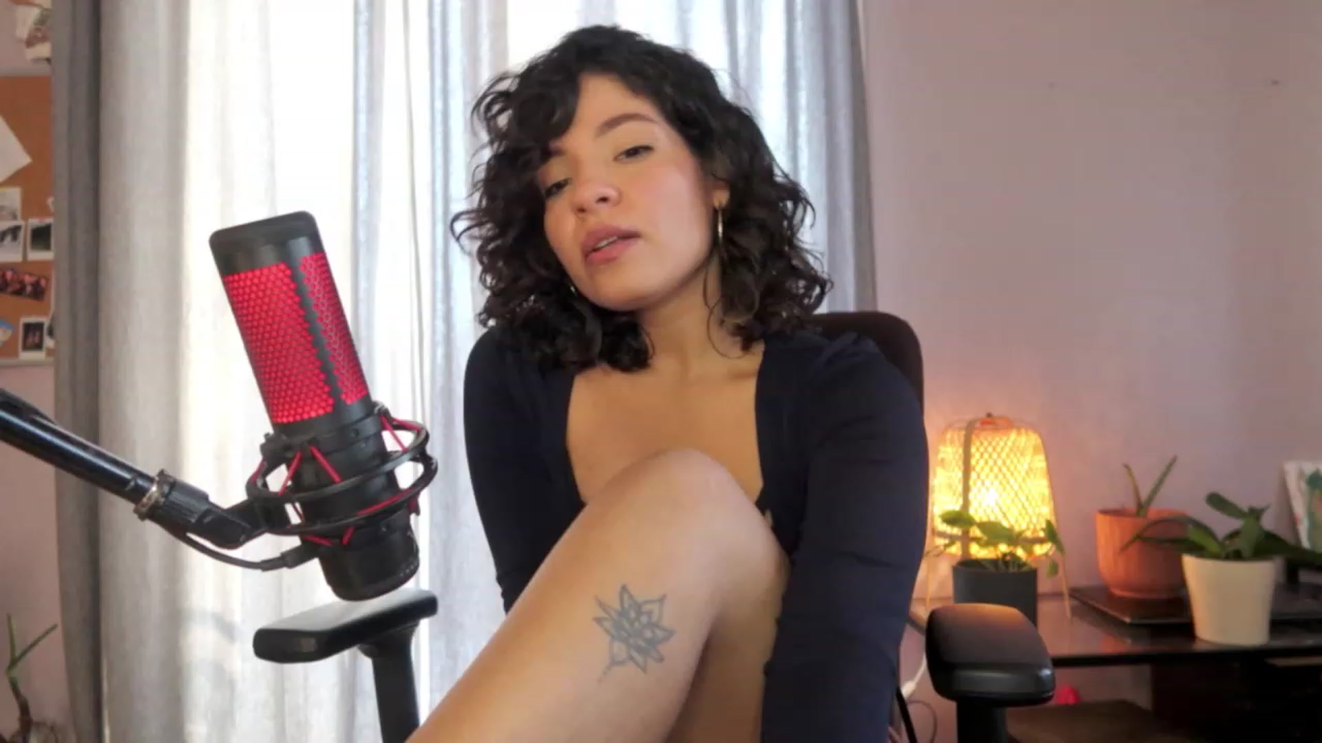 Gallery image thumbnail from Aless_____'s myfreecams stream on, 01/18/2023, 15:40 image 4 of 20