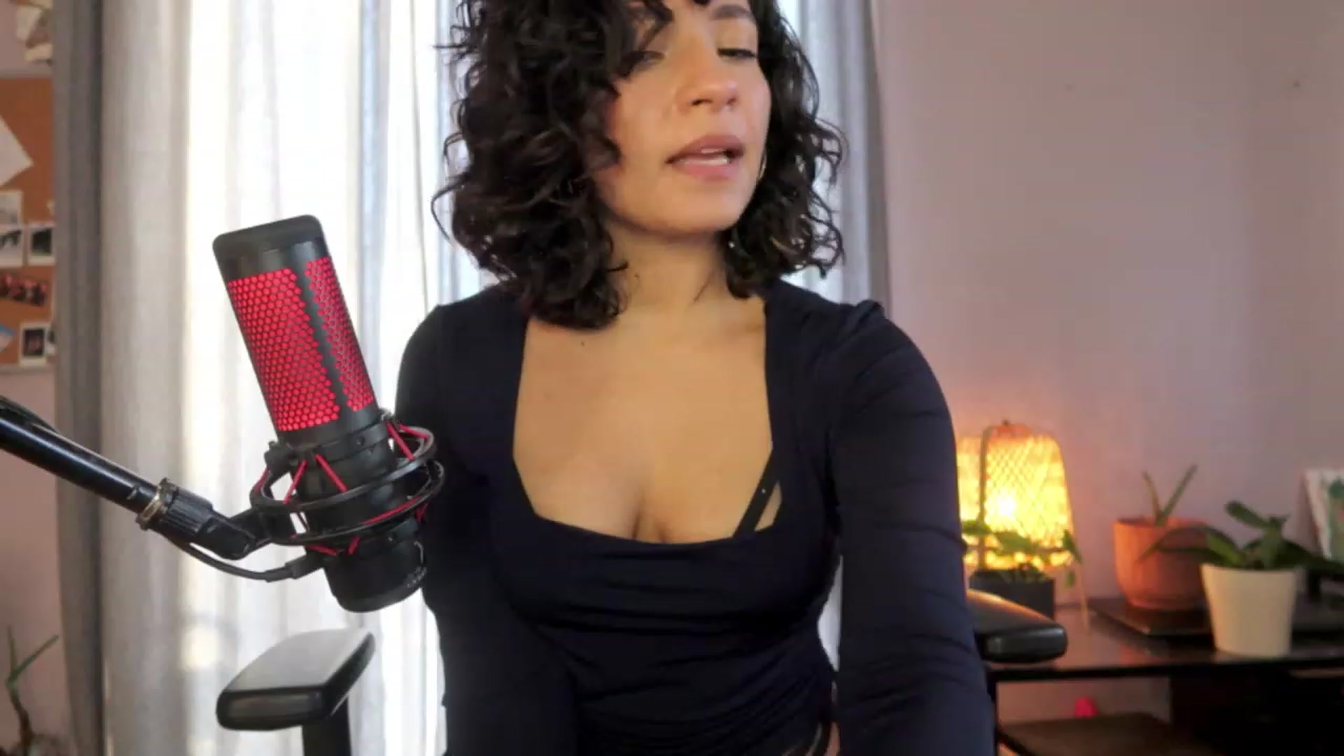 Gallery image thumbnail from Aless_____'s myfreecams stream on, 01/18/2023, 15:40 image 5 of 20