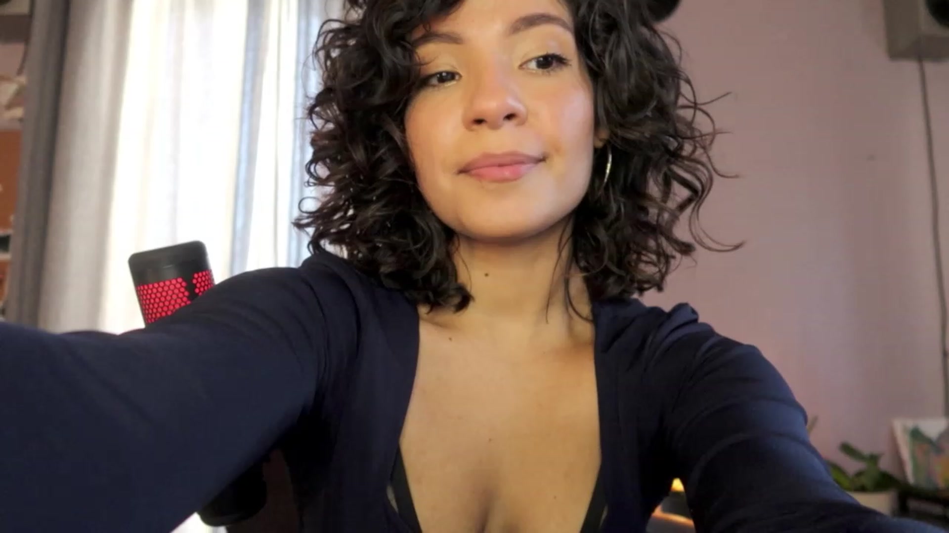 Gallery image thumbnail from Aless_____'s myfreecams stream on, 01/18/2023, 15:40 image 8 of 20