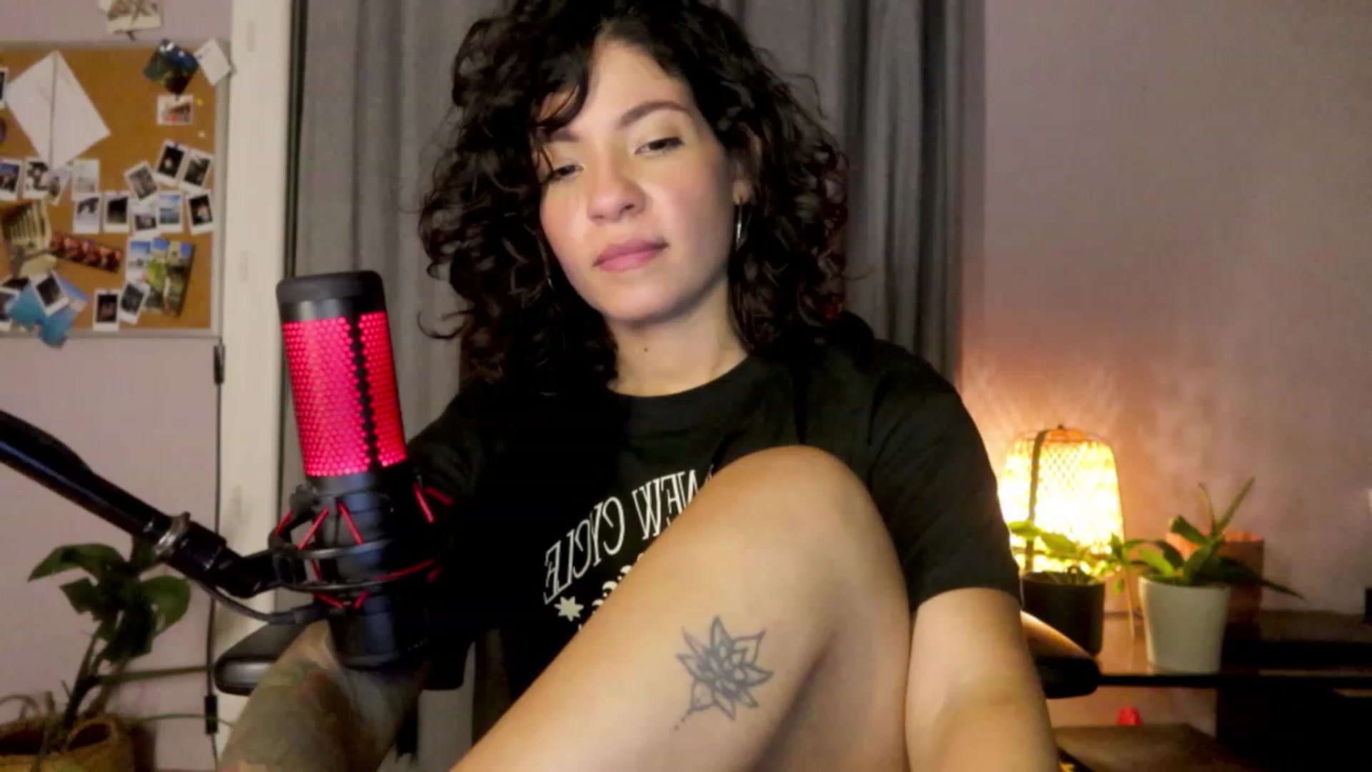 Gallery image thumbnail from Aless_____'s myfreecams stream on, 01/18/2023, 18:20 image 15 of 20