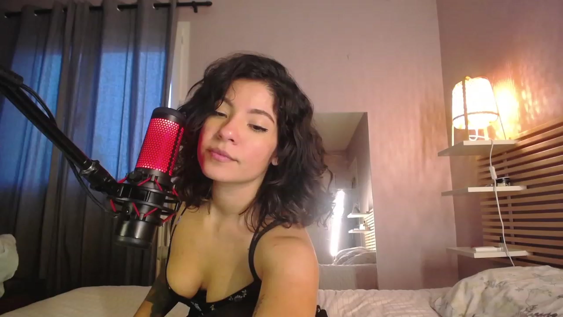 Gallery image thumbnail from Aless_____'s myfreecams stream on, 01/25/2023, 16:27 image 11 of 20