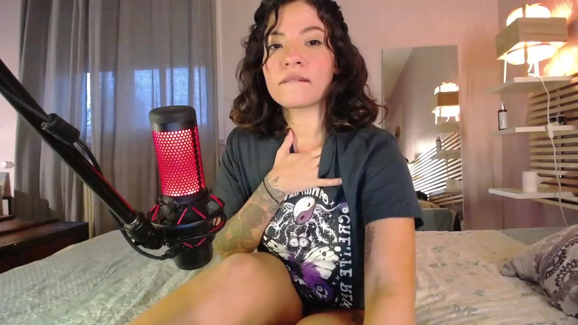 Gallery image thumbnail from Aless_____'s myfreecams stream on, 02/05/2023, 16:41 image 19 of 20
