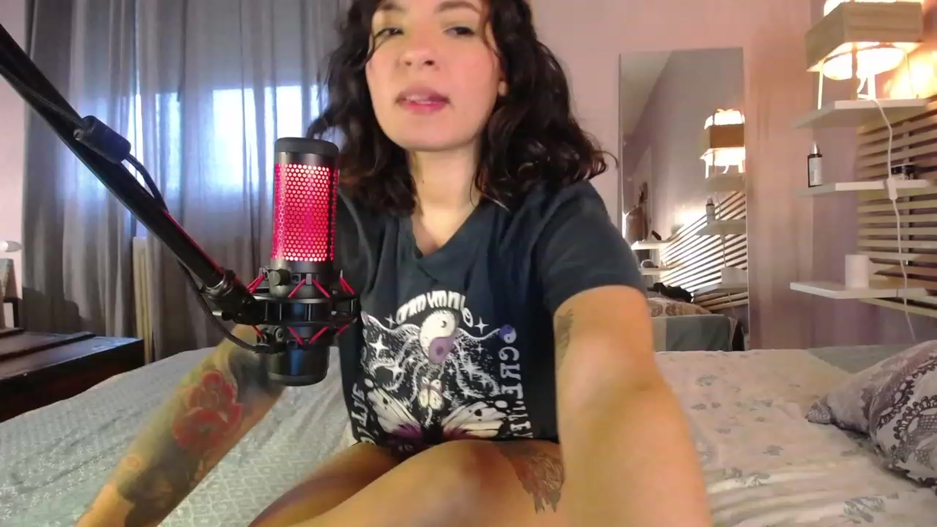 Gallery image thumbnail from Aless_____'s myfreecams stream on, 02/05/2023, 16:41 image 13 of 20