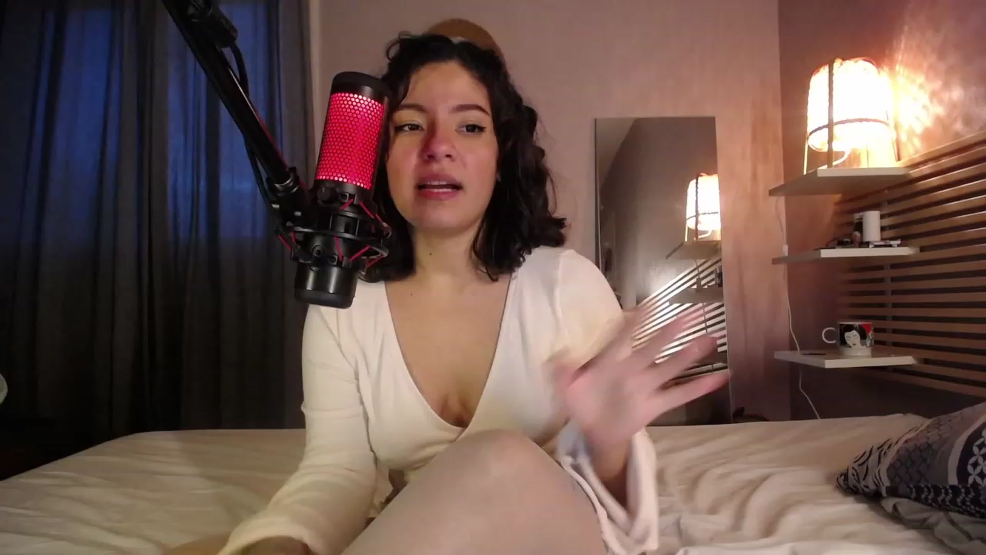 Gallery image thumbnail from Aless_____'s myfreecams stream on, 02/19/2023, 18:25 image 1 of 20