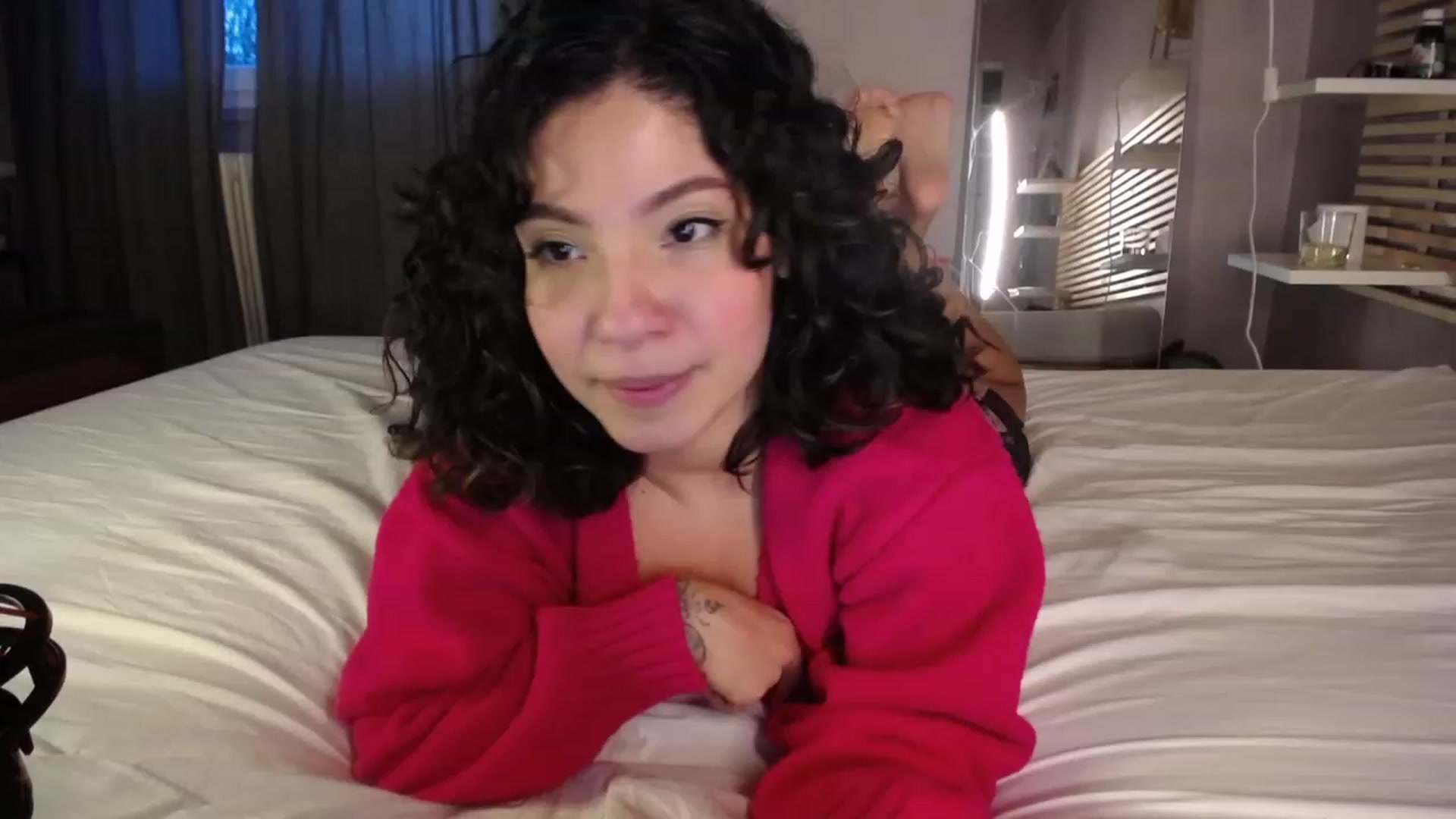 Gallery image thumbnail from Aless_____'s myfreecams stream on, 02/24/2023, 17:14 image 17 of 20