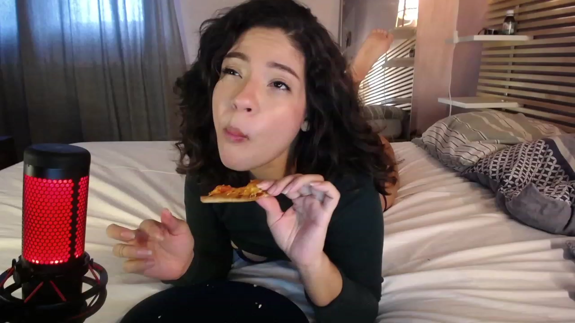 Gallery image thumbnail from Aless_____'s myfreecams stream on, 02/25/2023, 16:46 image 14 of 20