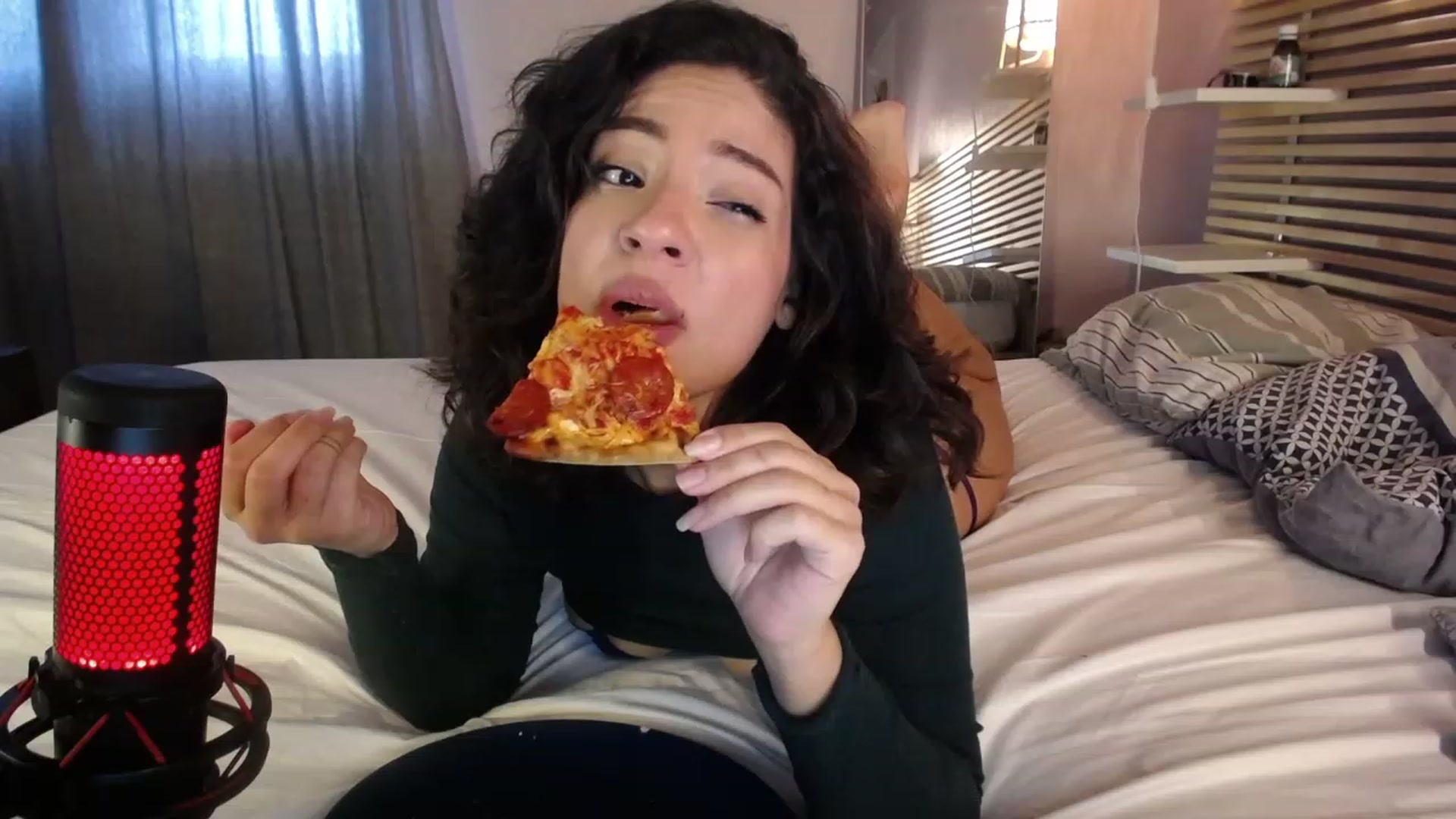 Gallery image thumbnail from Aless_____'s myfreecams stream on, 02/25/2023, 16:46 image 12 of 20