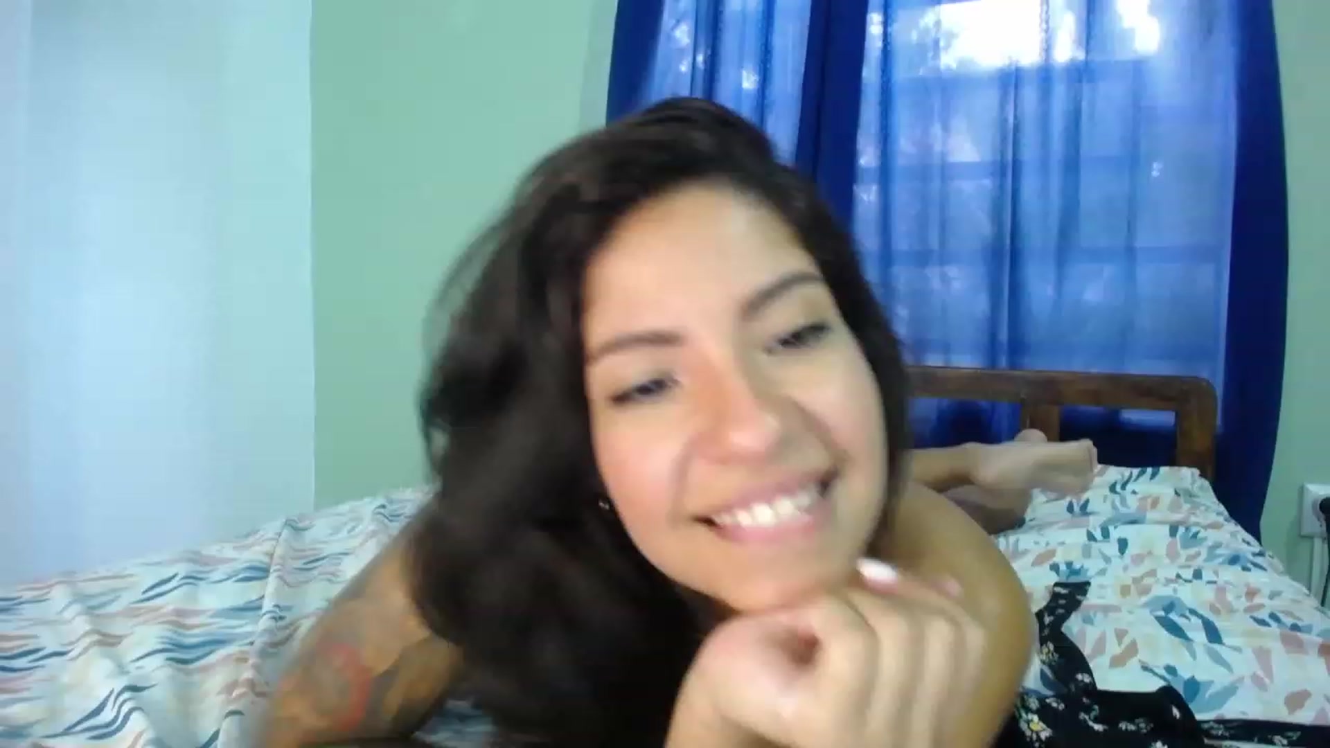 Gallery image thumbnail from Aless_____'s myfreecams stream on, 04/22/2023, 21:11 image 5 of 20